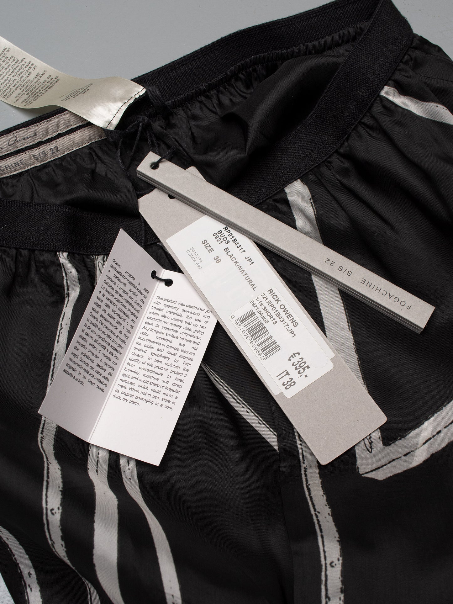 Rick Owens - S/S 2022- women's cupro geometric print shorts - size 38