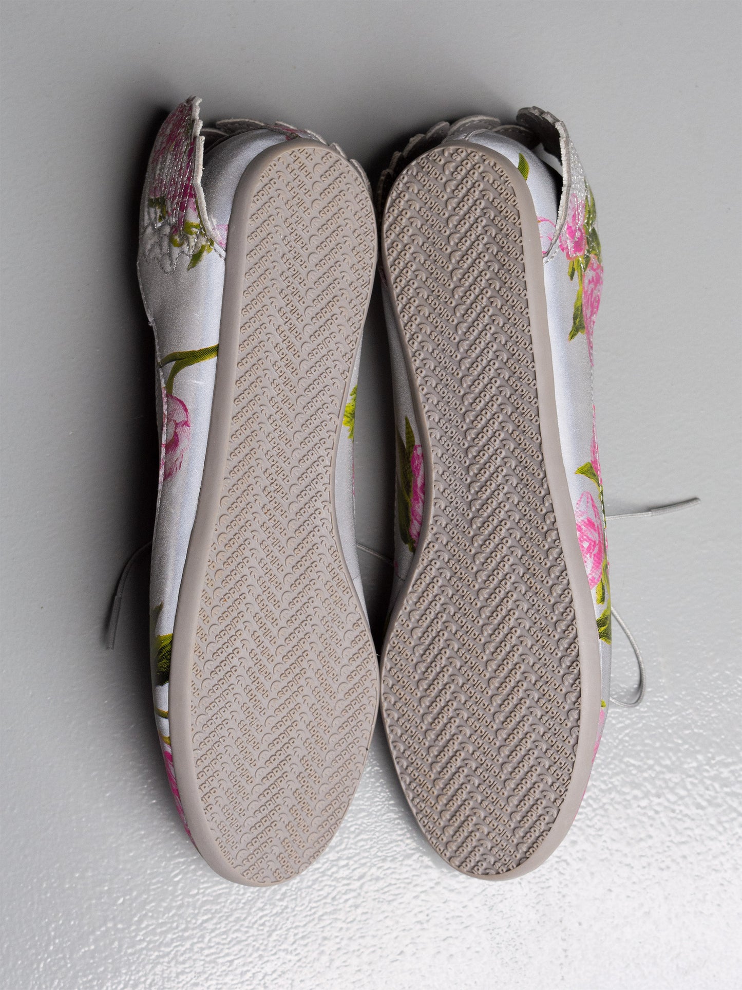 adidas Originals by Jeremy Scott S/S 2015 JS Wings Easy Five Floral - size 38 2/3