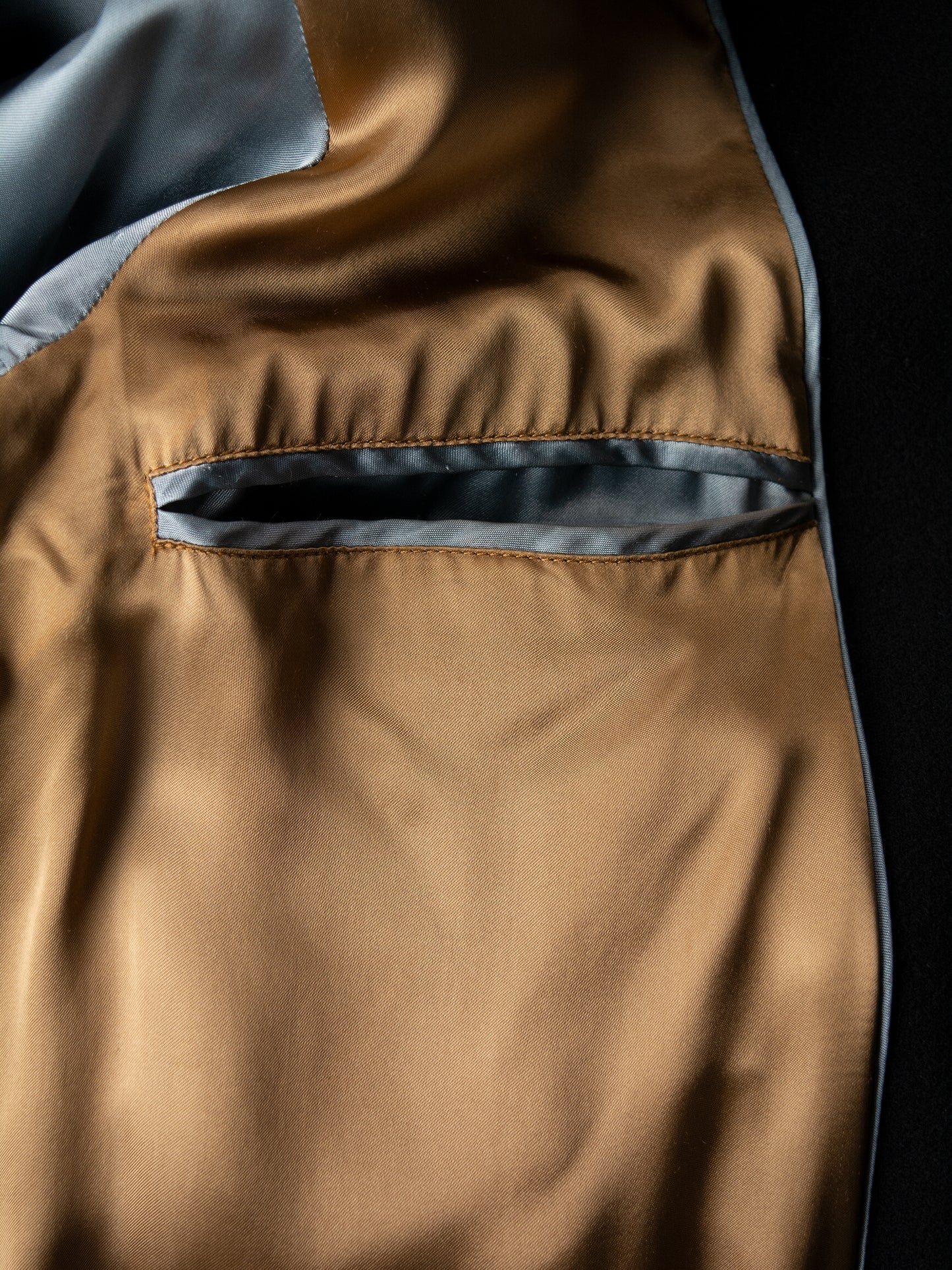 Gucci - Cruise 2018 - Bumble Bee embroidered wool college jacket - size 48