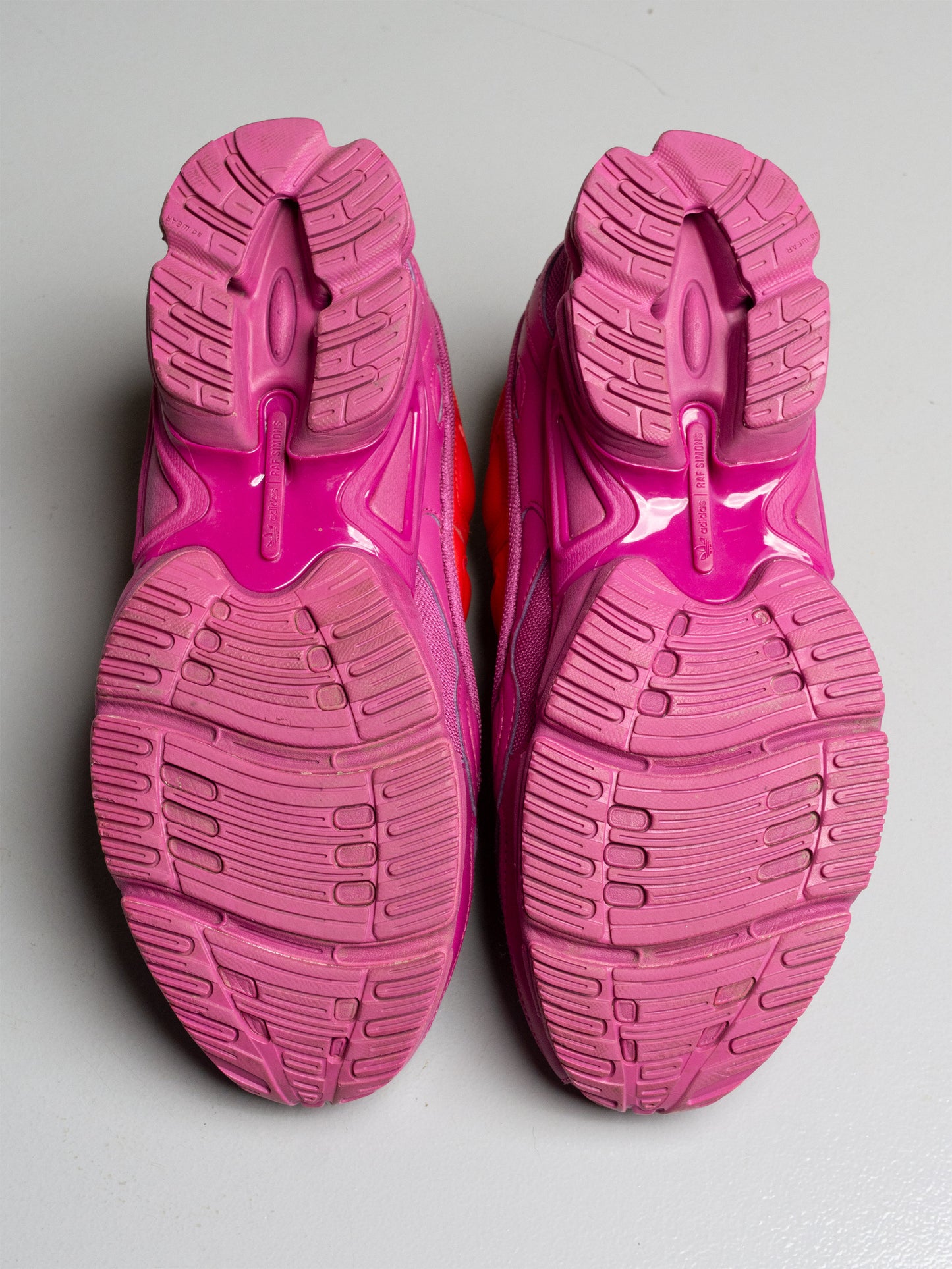 adidas X Raf Simons A/W 2018 RS Ozweego (red/purple) - size 44 2/3