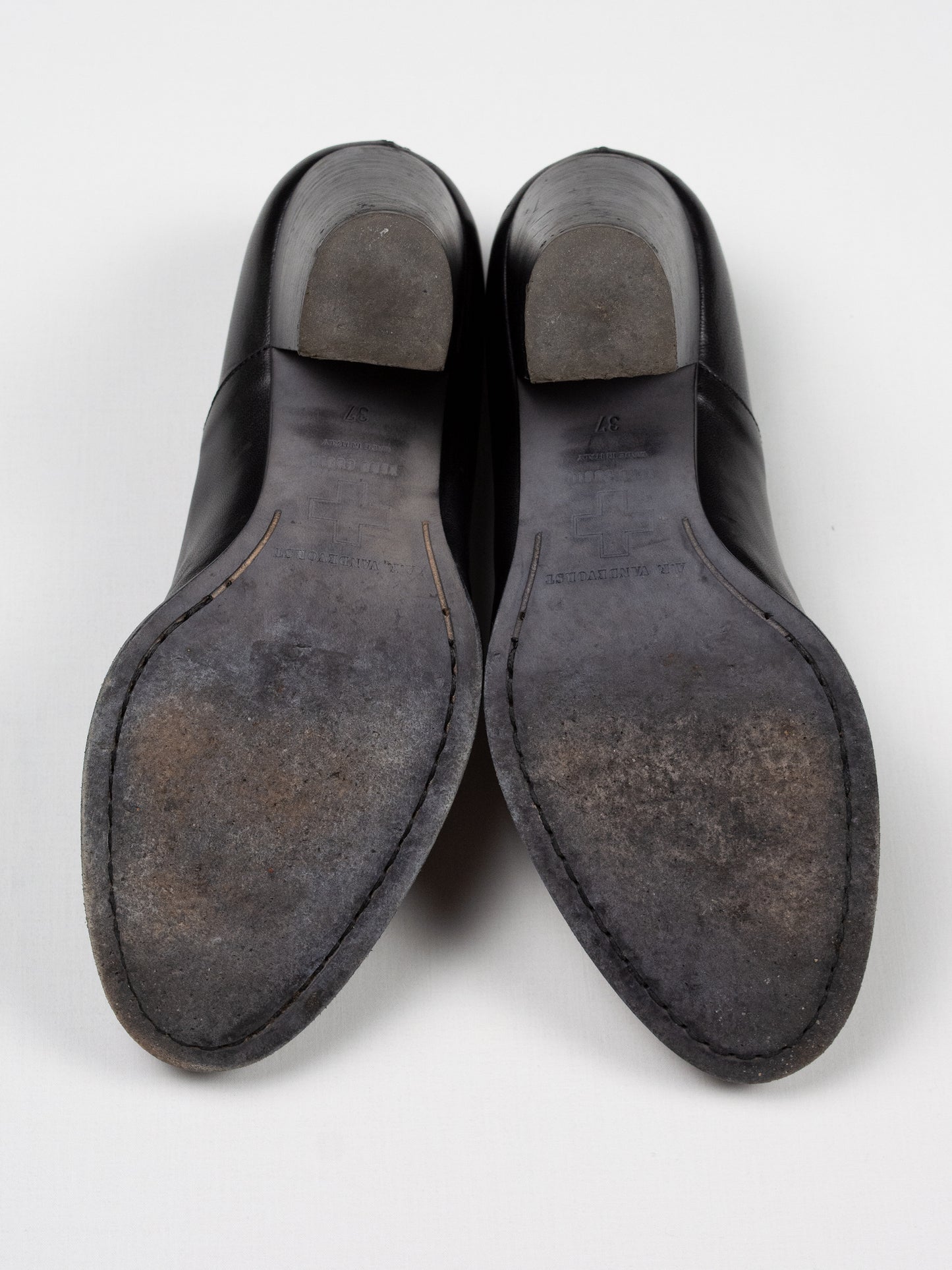 A.F.Vandevorst - round toe low heel pumps (black/black) - size 37 (75mm heel)