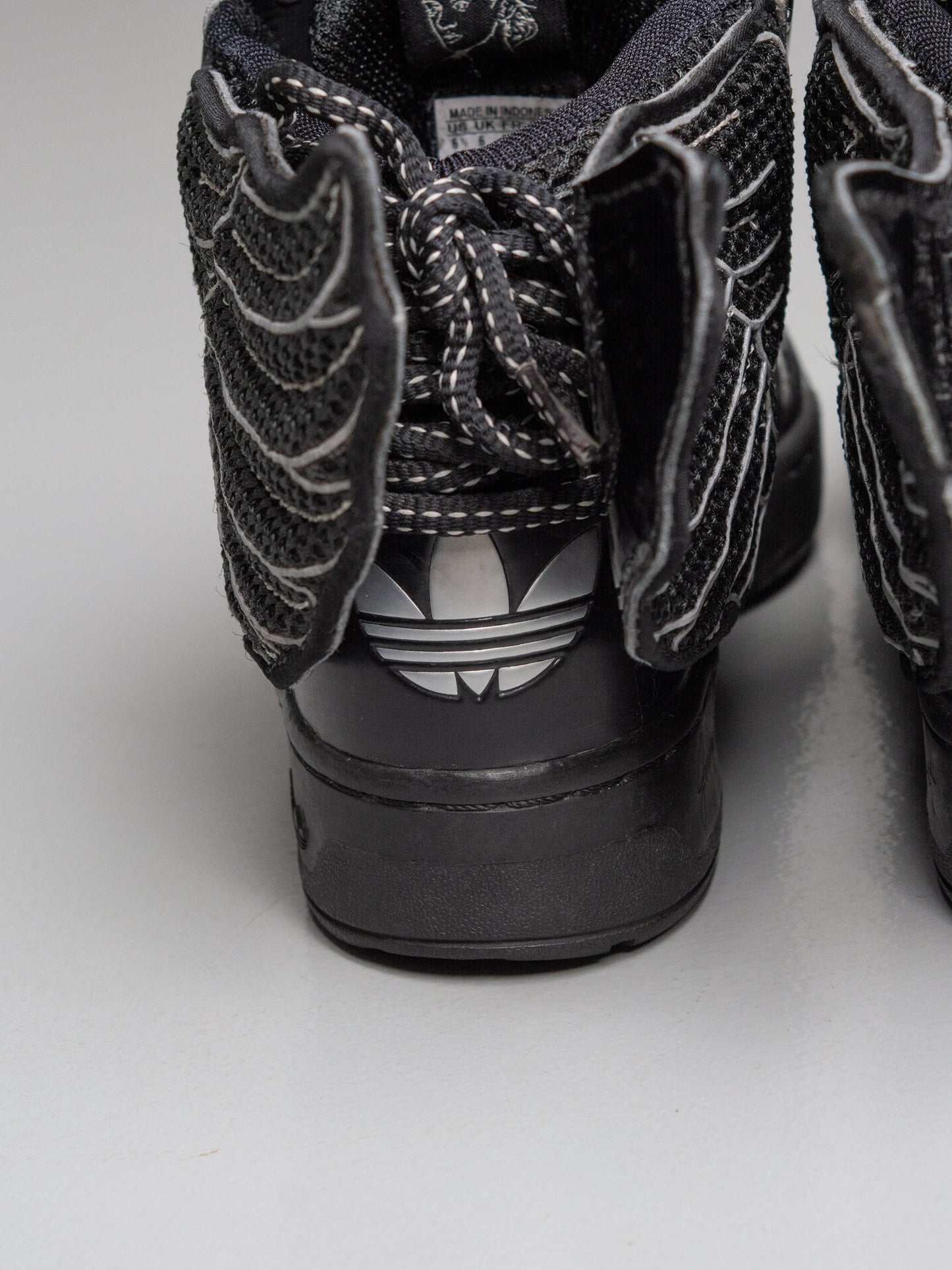adidas Originals by Jeremy Scott 2015 JS Wings 2.0 Mesh (black) - size 39 1/3