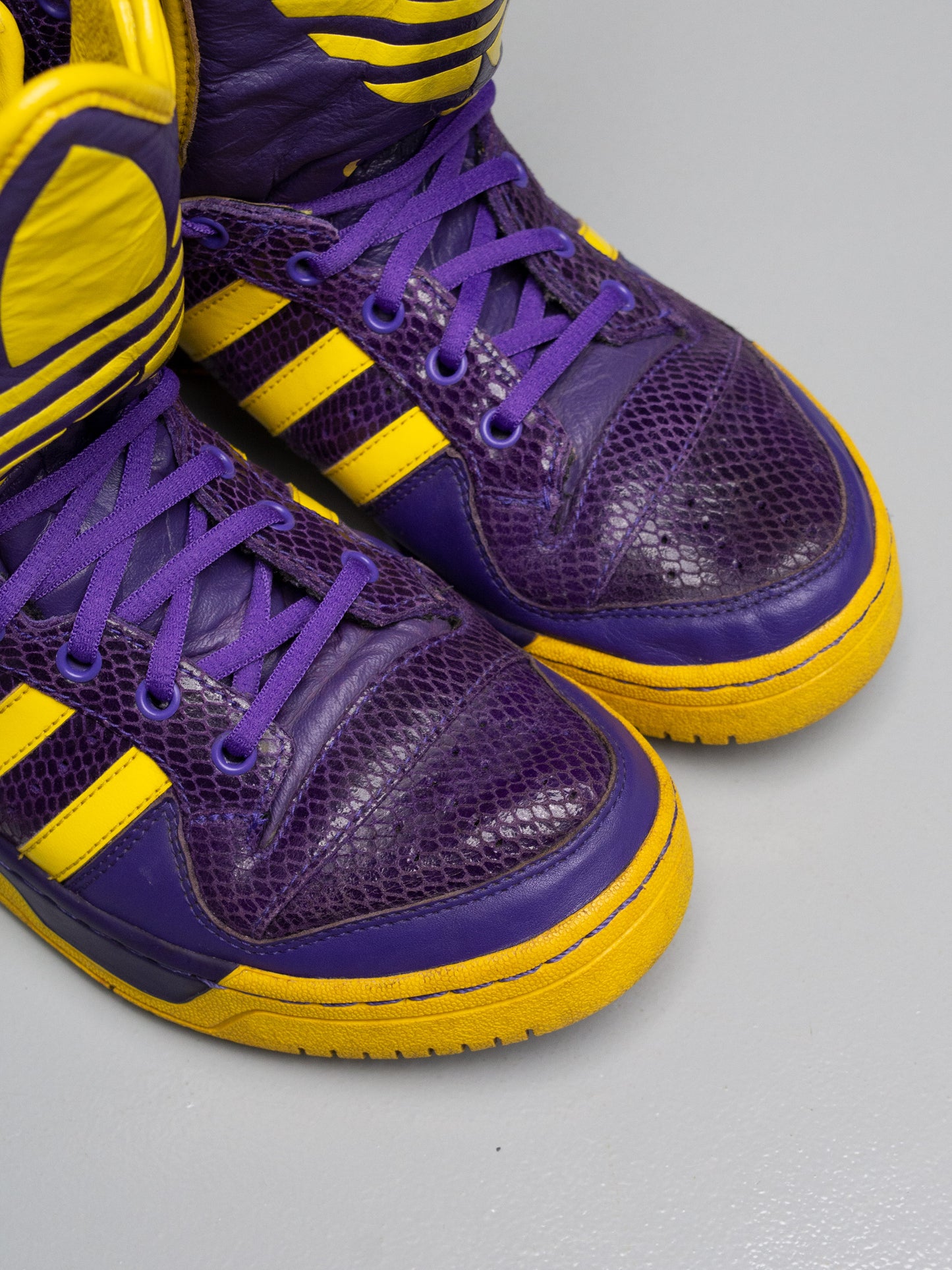 adidas Originals by Jeremy Scott S/S 2009 JS Logo (purple/yellow) - size 41 1/3