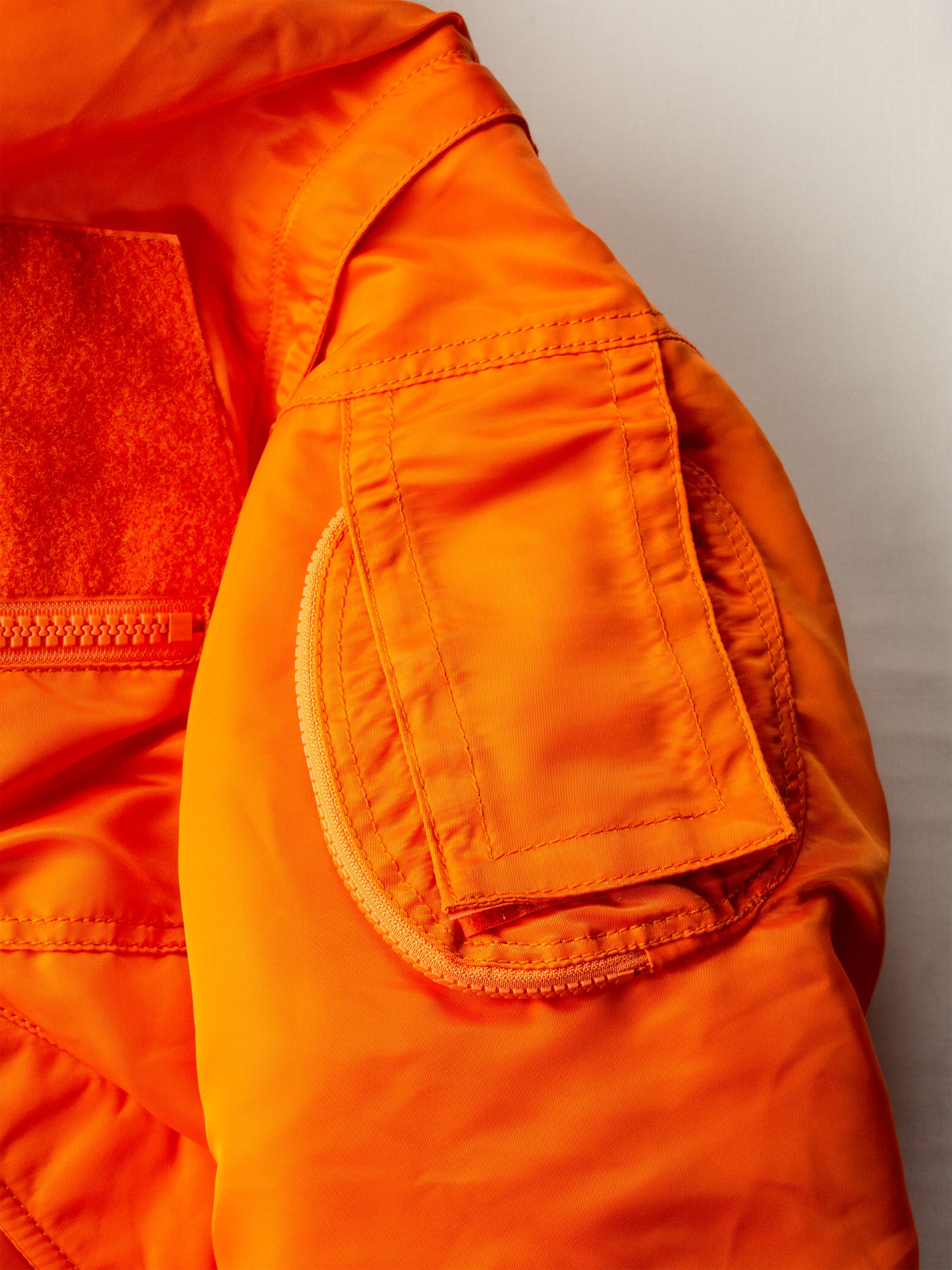 GR-Uniforma - GRUPPA (2019) - hooded bomber with detachable sleeves (orange) - size M