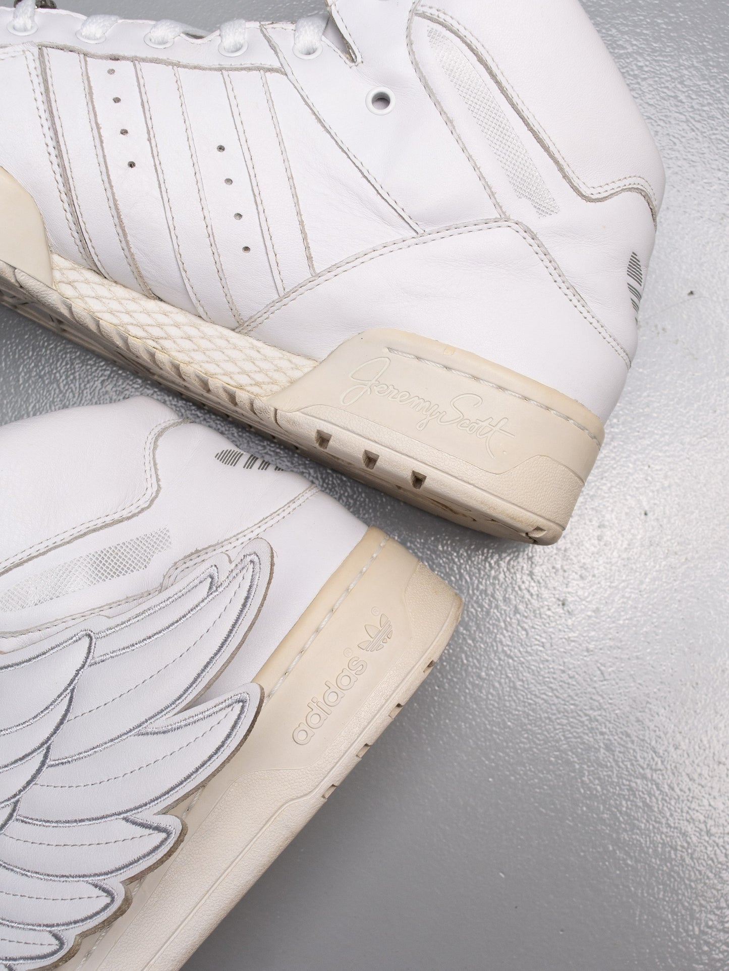 adidas Originals by Jeremy Scott S/S 2009 JS Wings (white/silver) - size 44 2/3