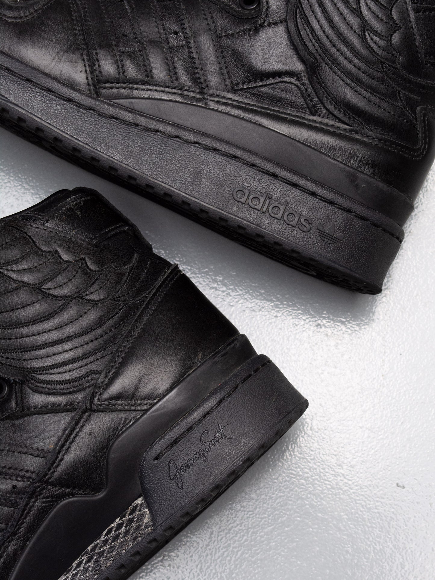 adidas Originals X Jeremy Scott 2022 JS Wings 4.0 (black) - size 44