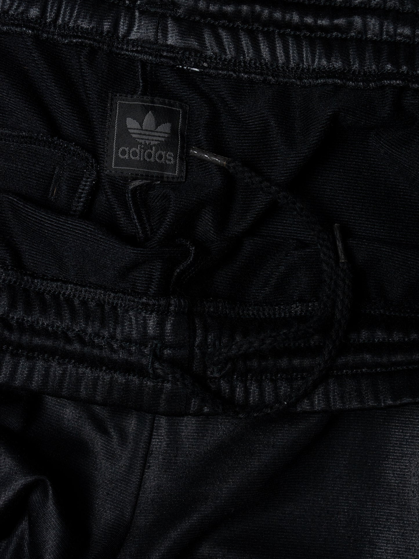adidas Originals - 2009 - Chile 62 track pants (black/black) - size L