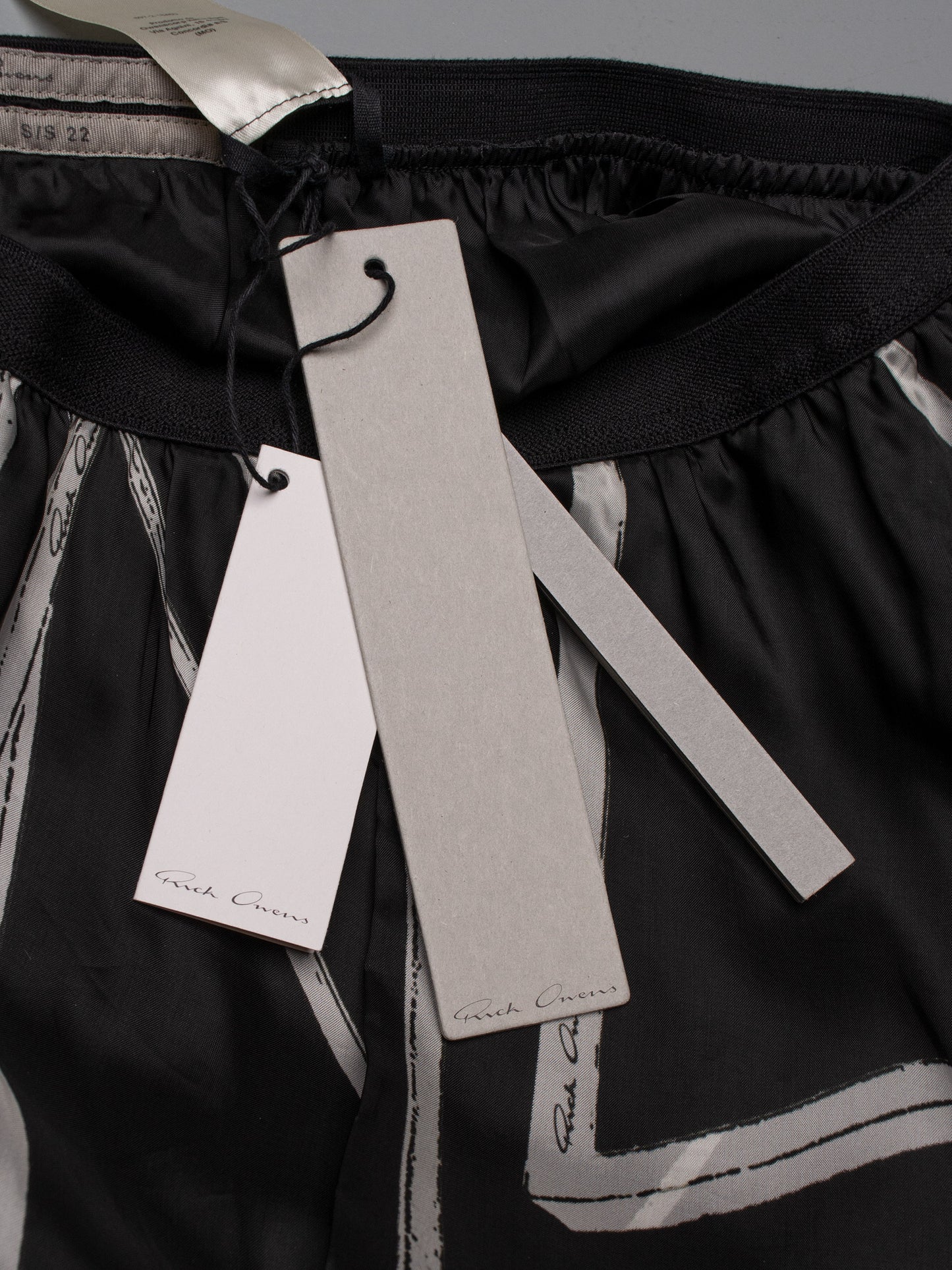 Rick Owens - S/S 2022- women's cupro geometric print shorts - size 38