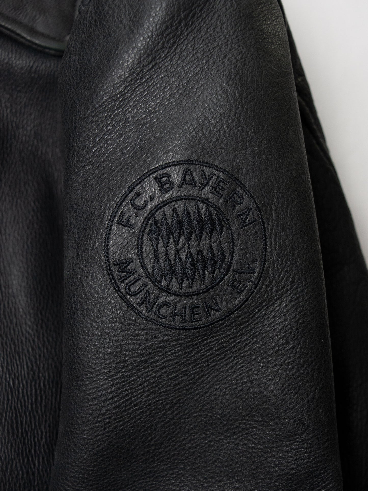 adidas - (vintage) Bayern Munchen leather jacket - size L