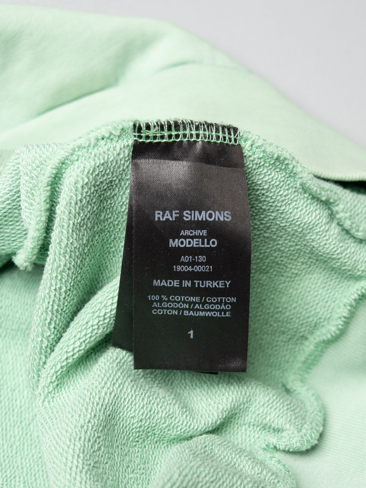 Raf Simons - Archive Redux (2021) - AW02 "Nebraska" oversized distressed crewneck - size 1