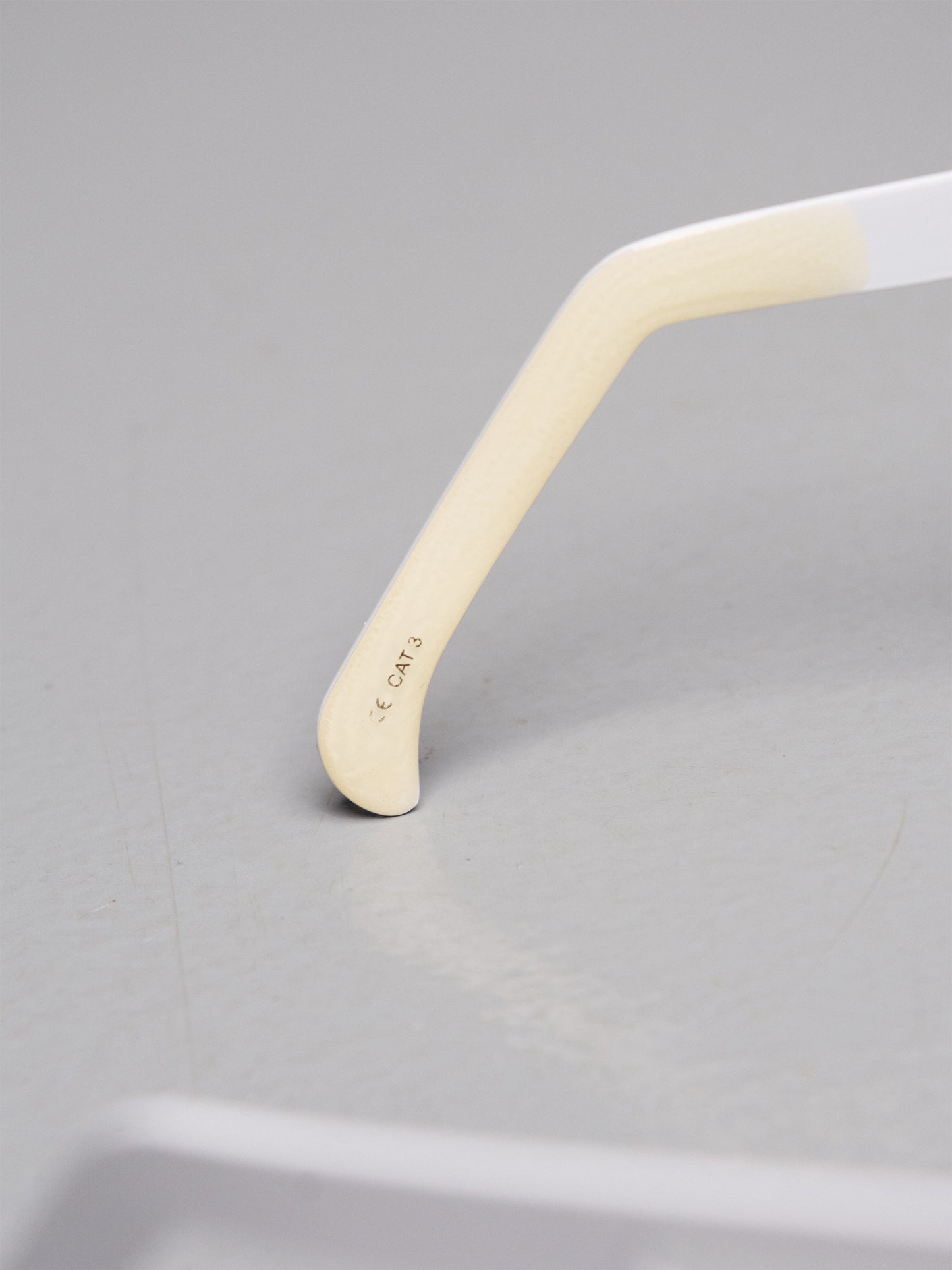 Linda Farrow X Jeremy Scott - 2000's - signature sunglasses (white/grey)