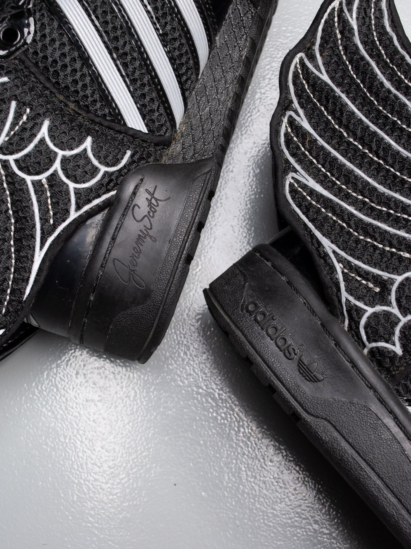 adidas Originals by Jeremy Scott 2015 JS Wings 2.0 Mesh (black) - size 39 1/3