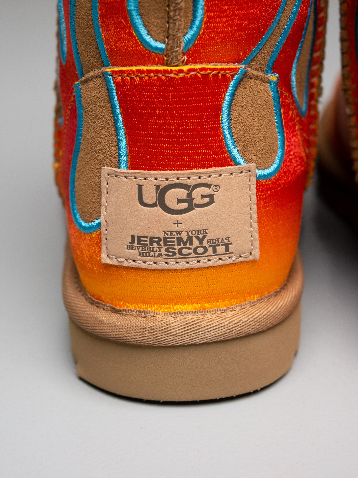 UGG X Jeremy Scott 2025 Classic Short Flames Boot - size 39.5