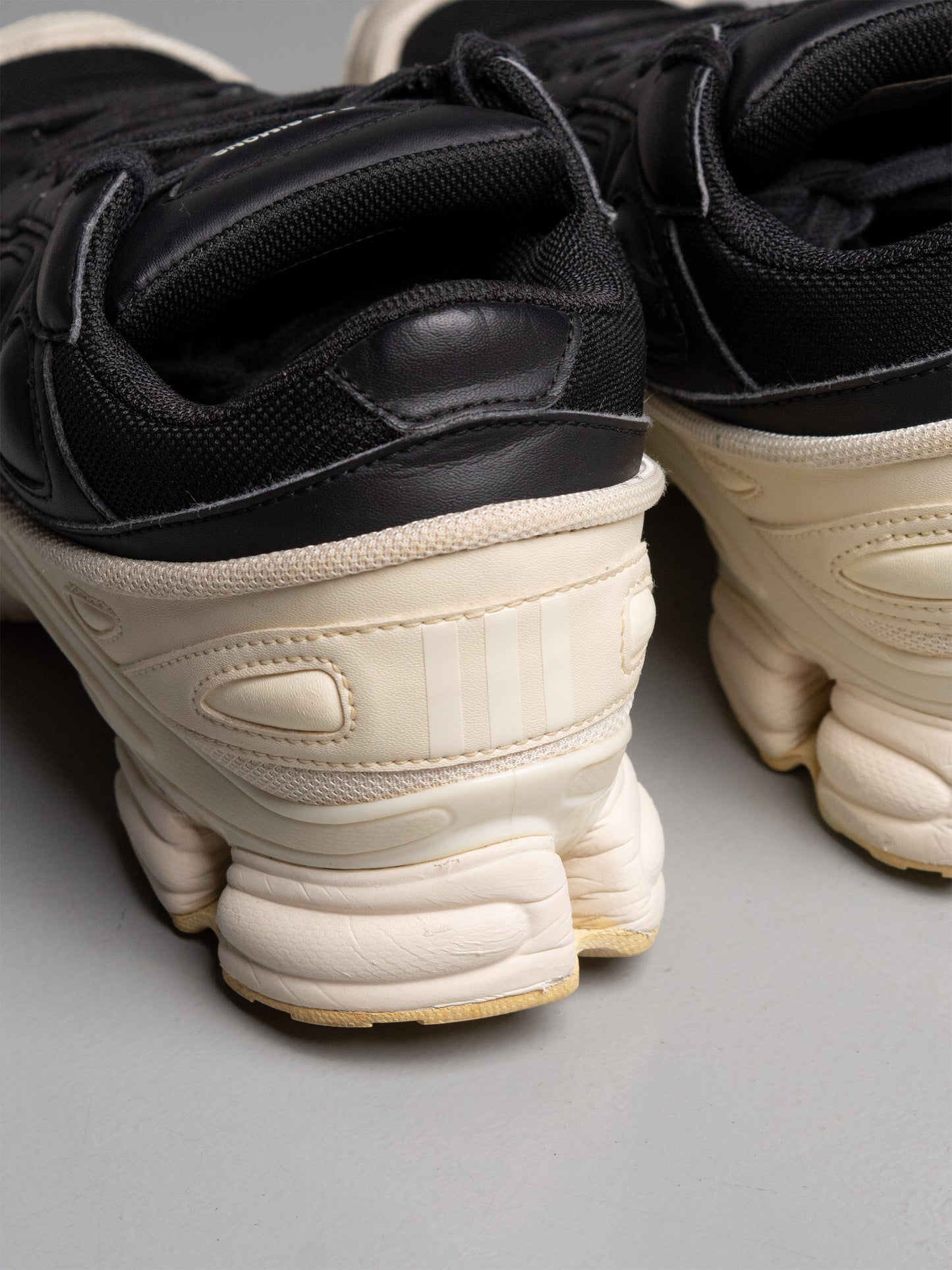 adidas X Raf Simons - A/W 2018 - RS Ozweego (white/black) - size 44