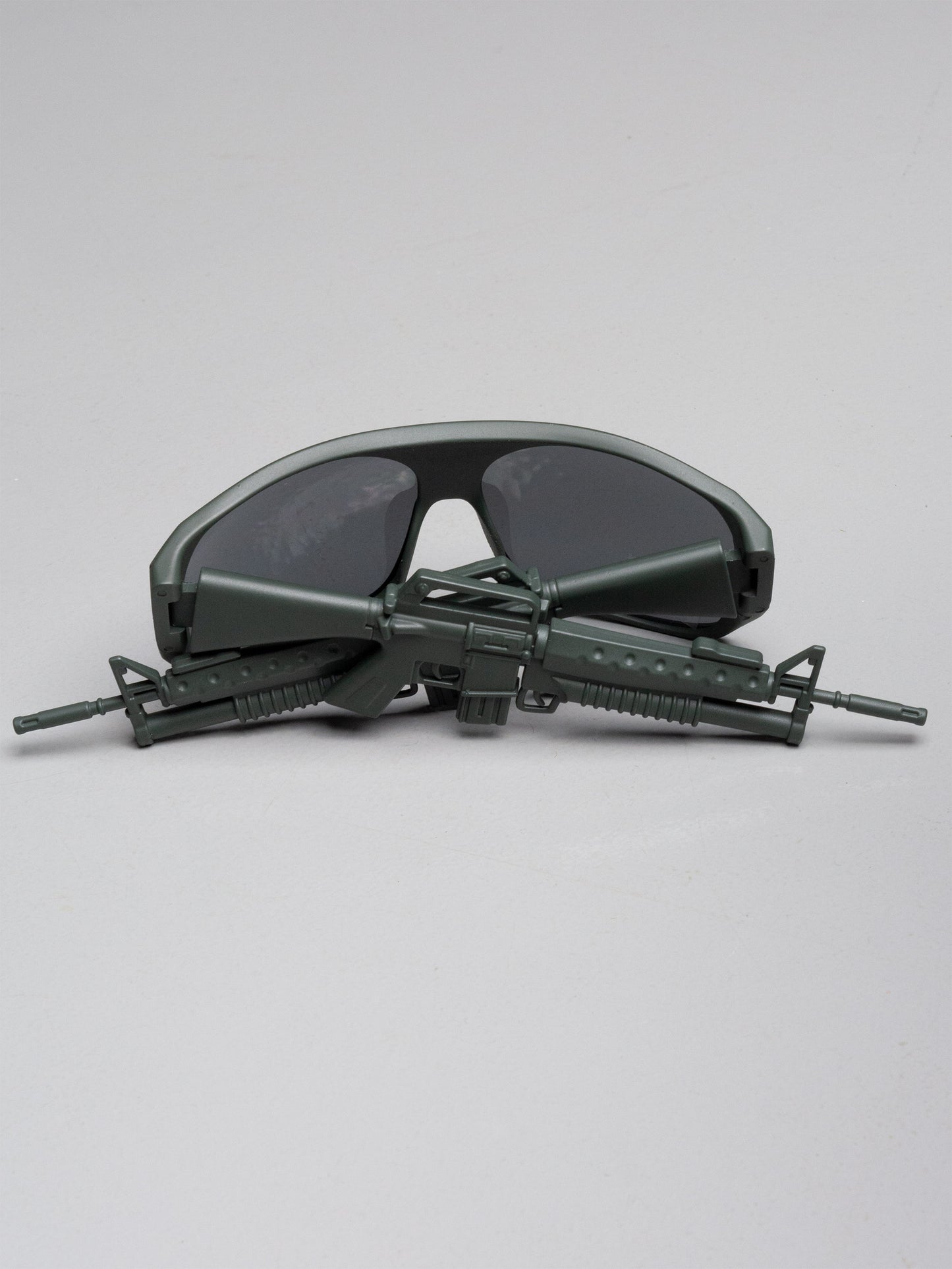 Linda Farrow X Jeremy Scott - S/S 2013 - Army sunglasses (military green)
