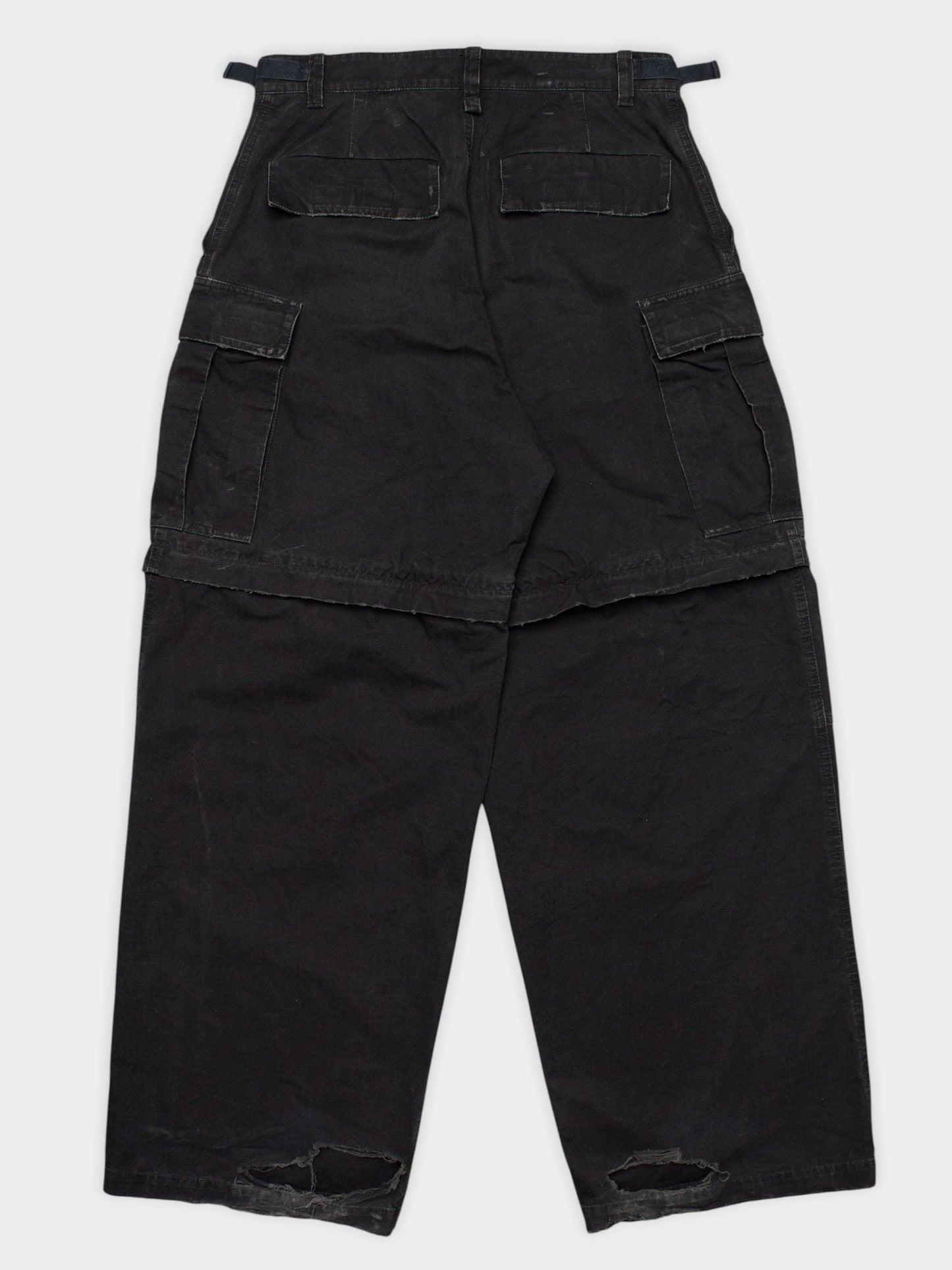 Balenciaga - 2024 - distressed ripstop convertible cargo pants - size S