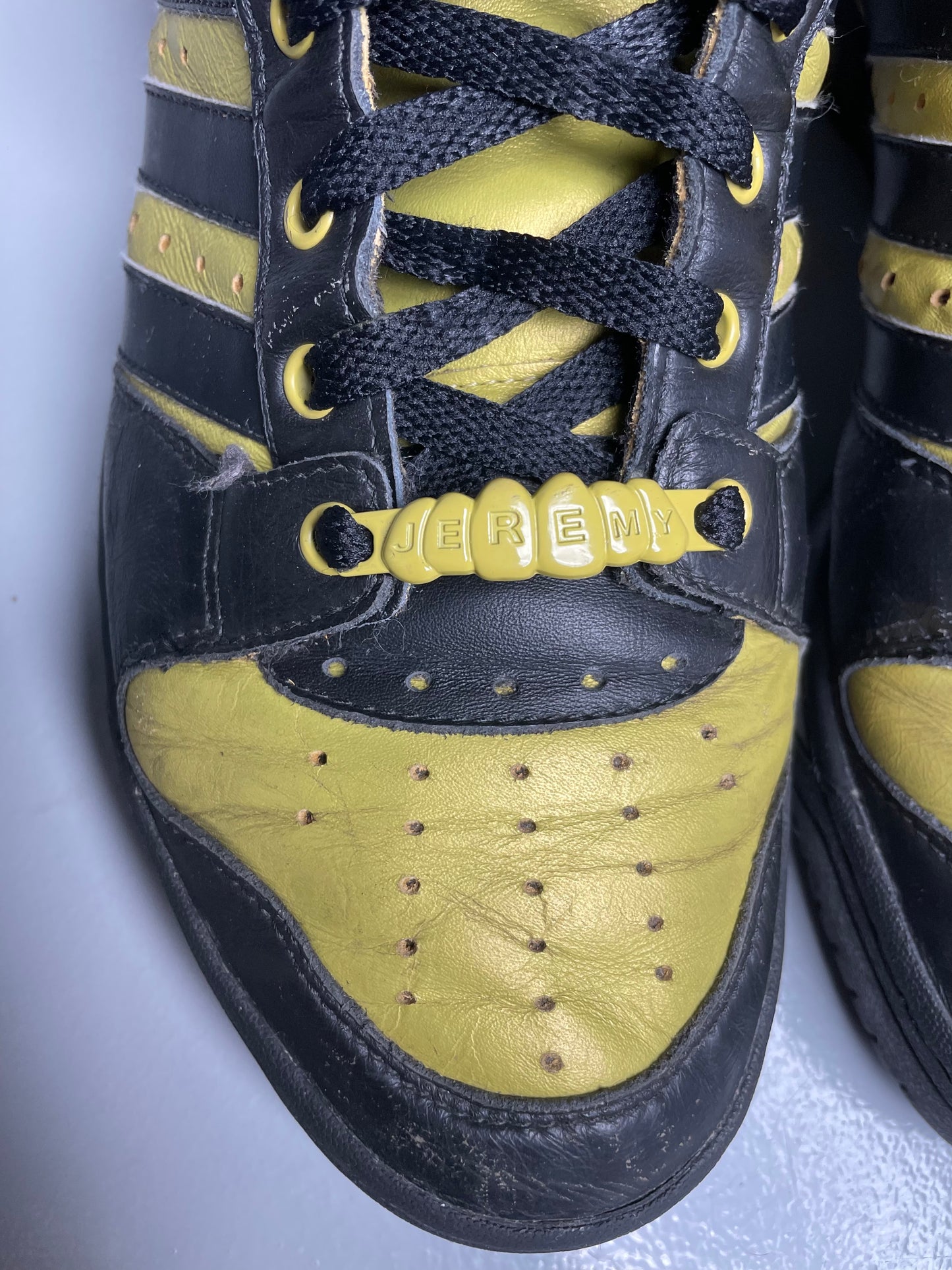 adidas Originals by Jeremy Scott S/S 2011 JS Wings 2.0 (Black/Metallic Gold) - size 46