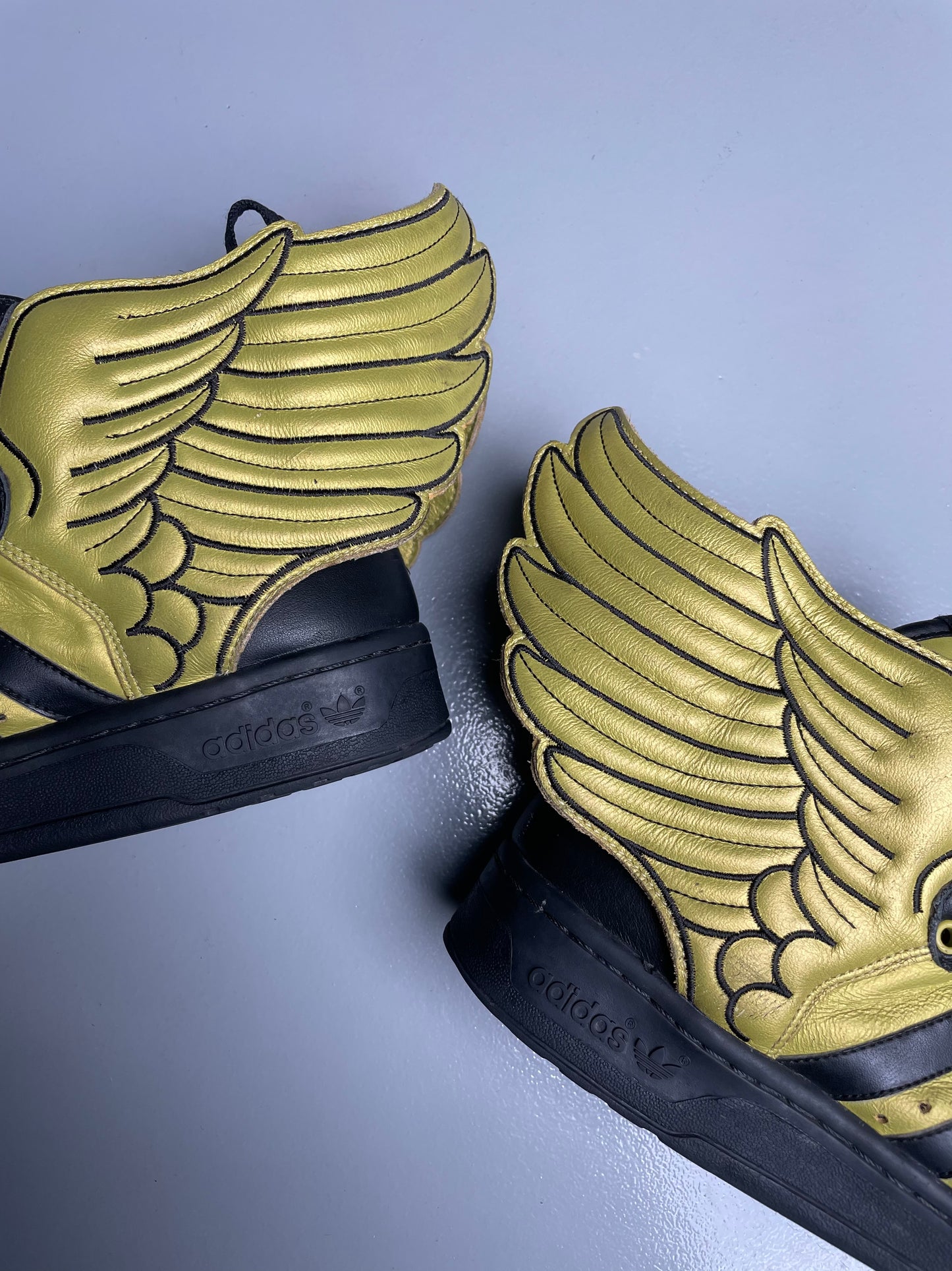 adidas Originals by Jeremy Scott S/S 2011 JS Wings 2.0 (Black/Metallic Gold) - size 46