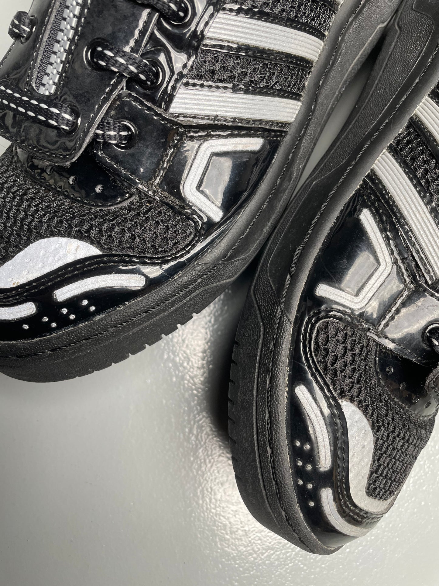 adidas Originals by Jeremy Scott 2015 JS Wings 2.0 Mesh (black) - size 42 2/3