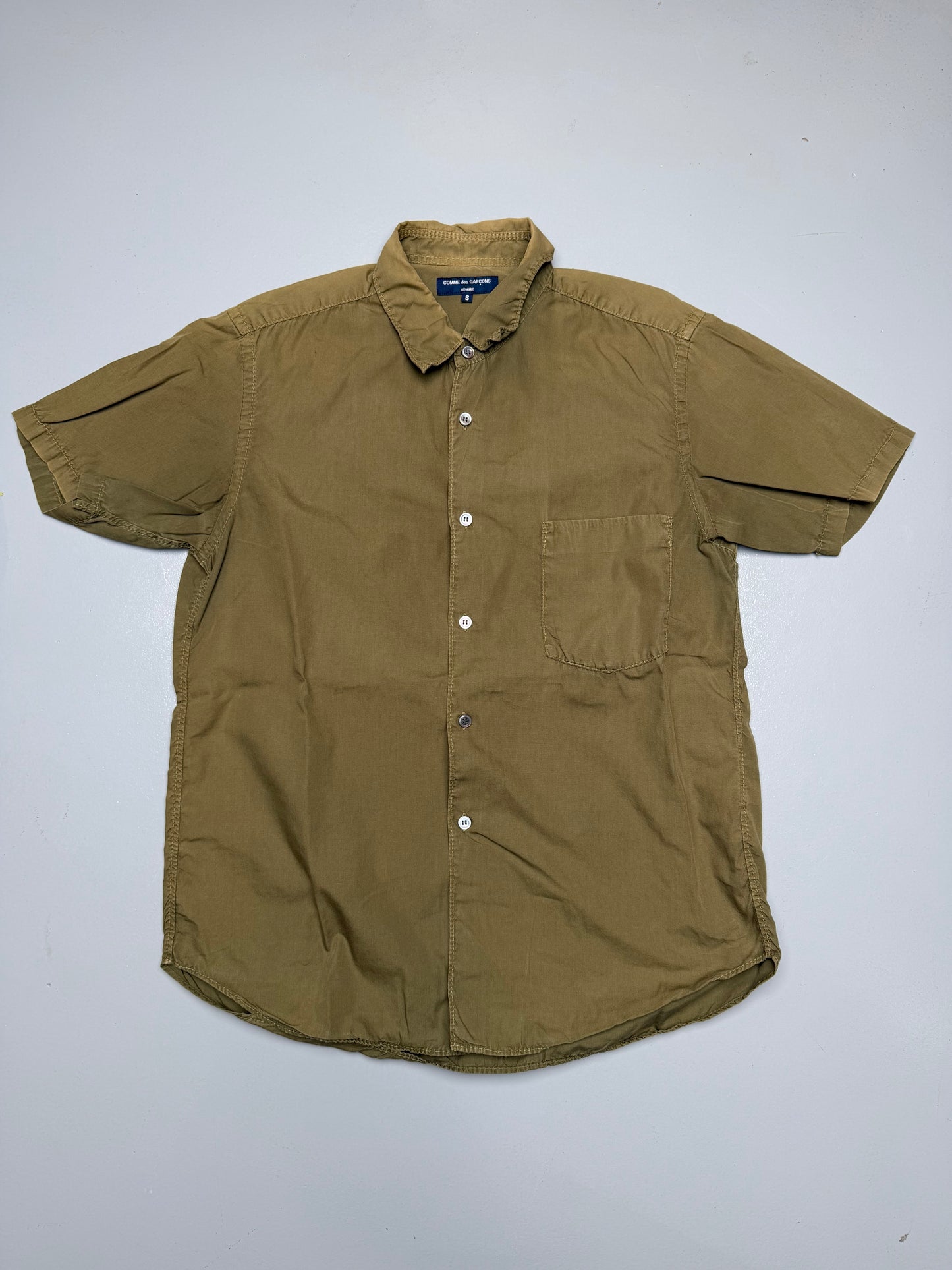 Comme des Garçons Homme khaki short sleeve shirt - size S