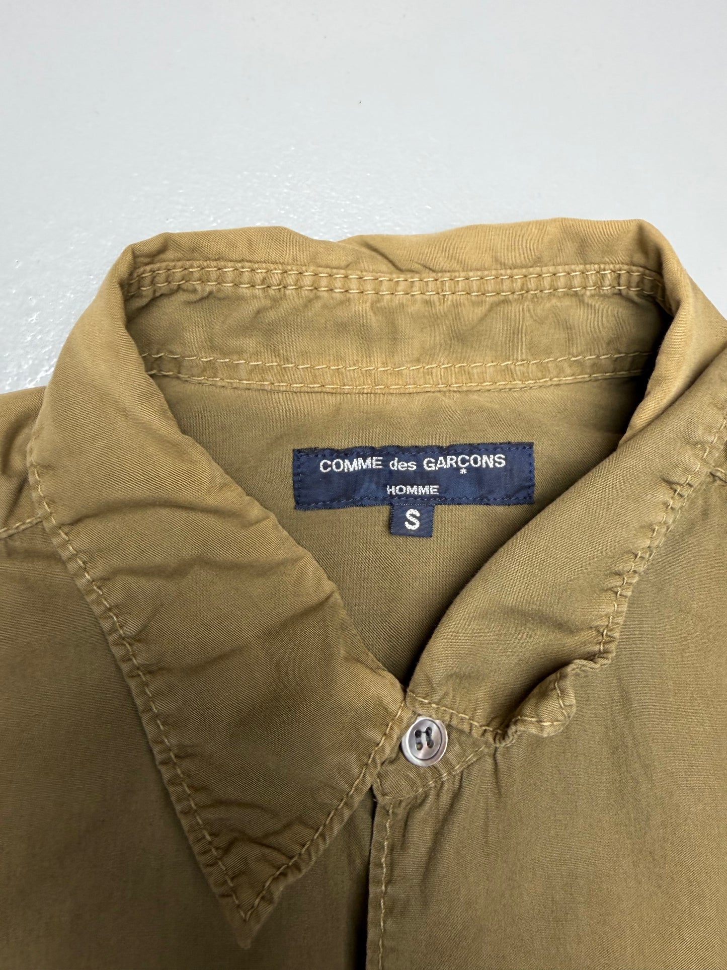 Comme des Garçons Homme khaki short sleeve shirt - size S