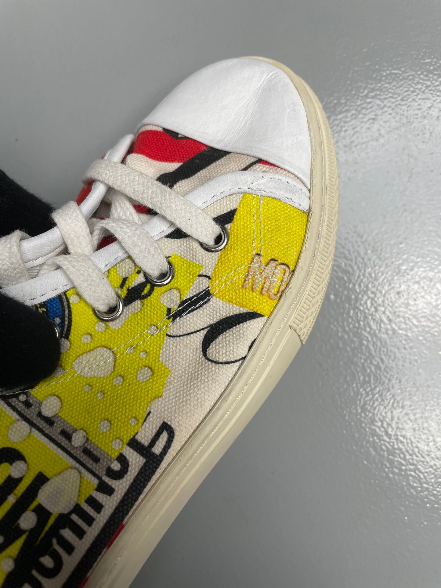 Moschino by Jeremy Scott X The Powerpuff Girls S/S 2016 high top sneaker - size 39