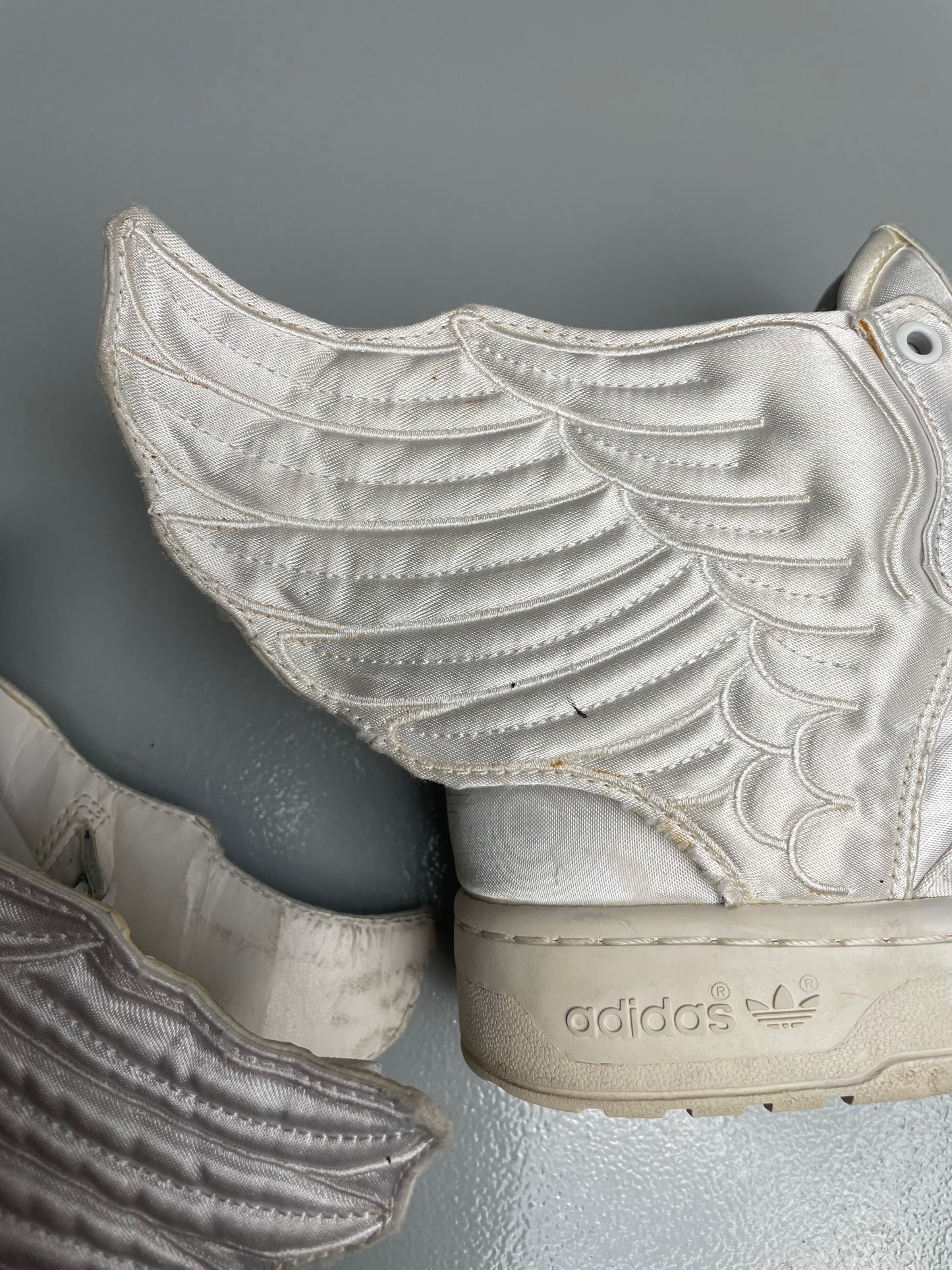 adidas Originals by Jeremy Scott X 2NE1 A/W 2011 JS Wings 2.0 "Satin" - size 38