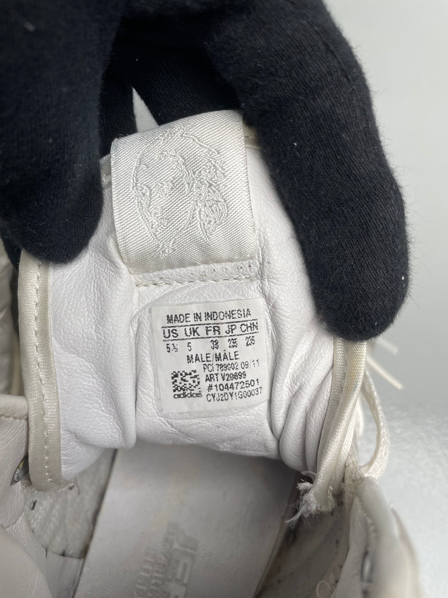 adidas Originals by Jeremy Scott X 2NE1 A/W 2011 JS Wings 2.0 "Satin" - size 38