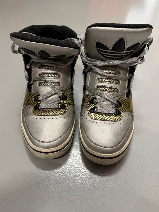 2010 adidas Originals Hardland (silver) - size 38