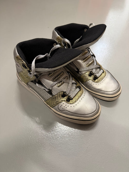 2010 adidas Originals Hardland (silver) - size 38