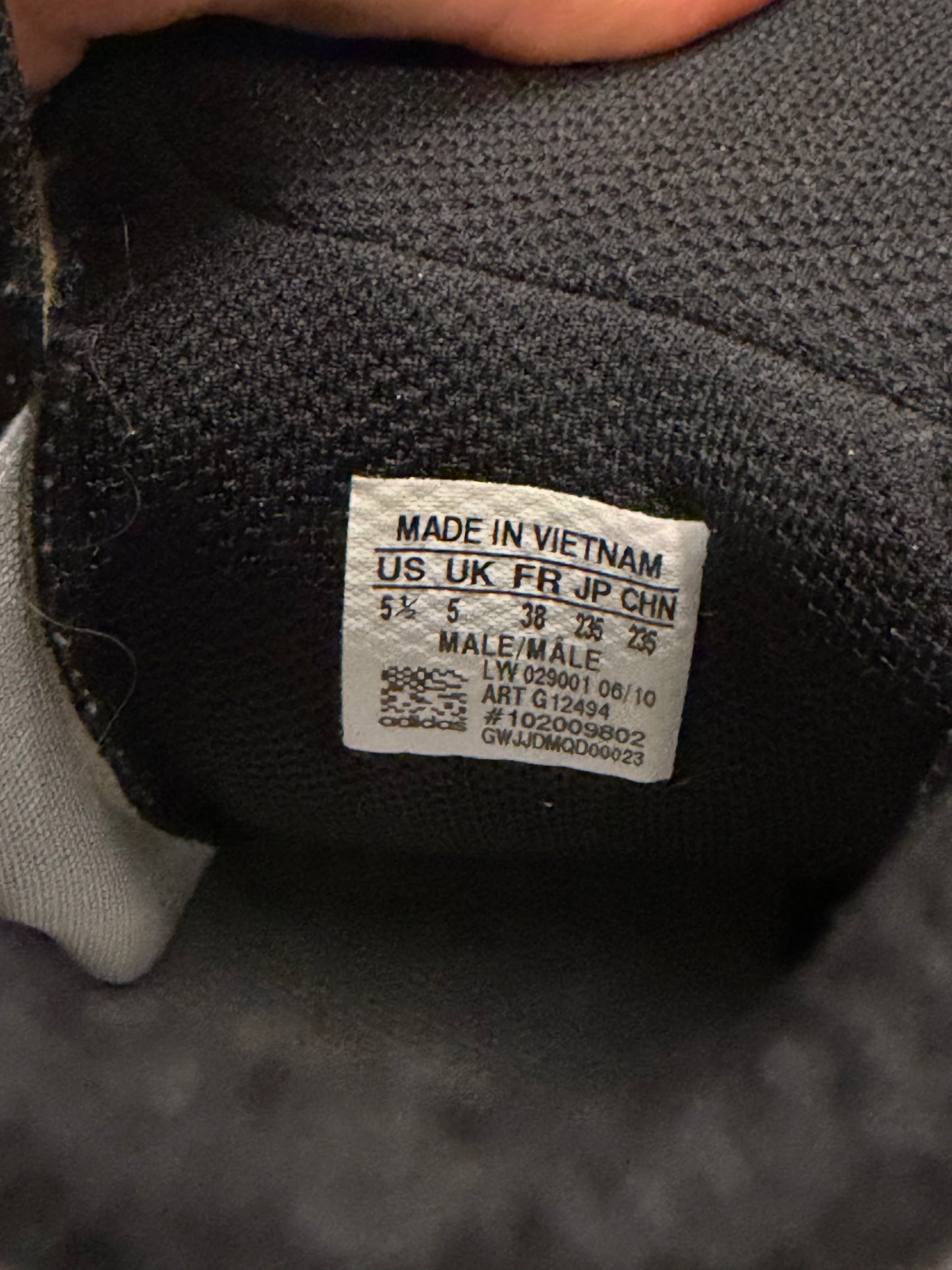 2010 adidas Originals Hardland (silver) - size 38