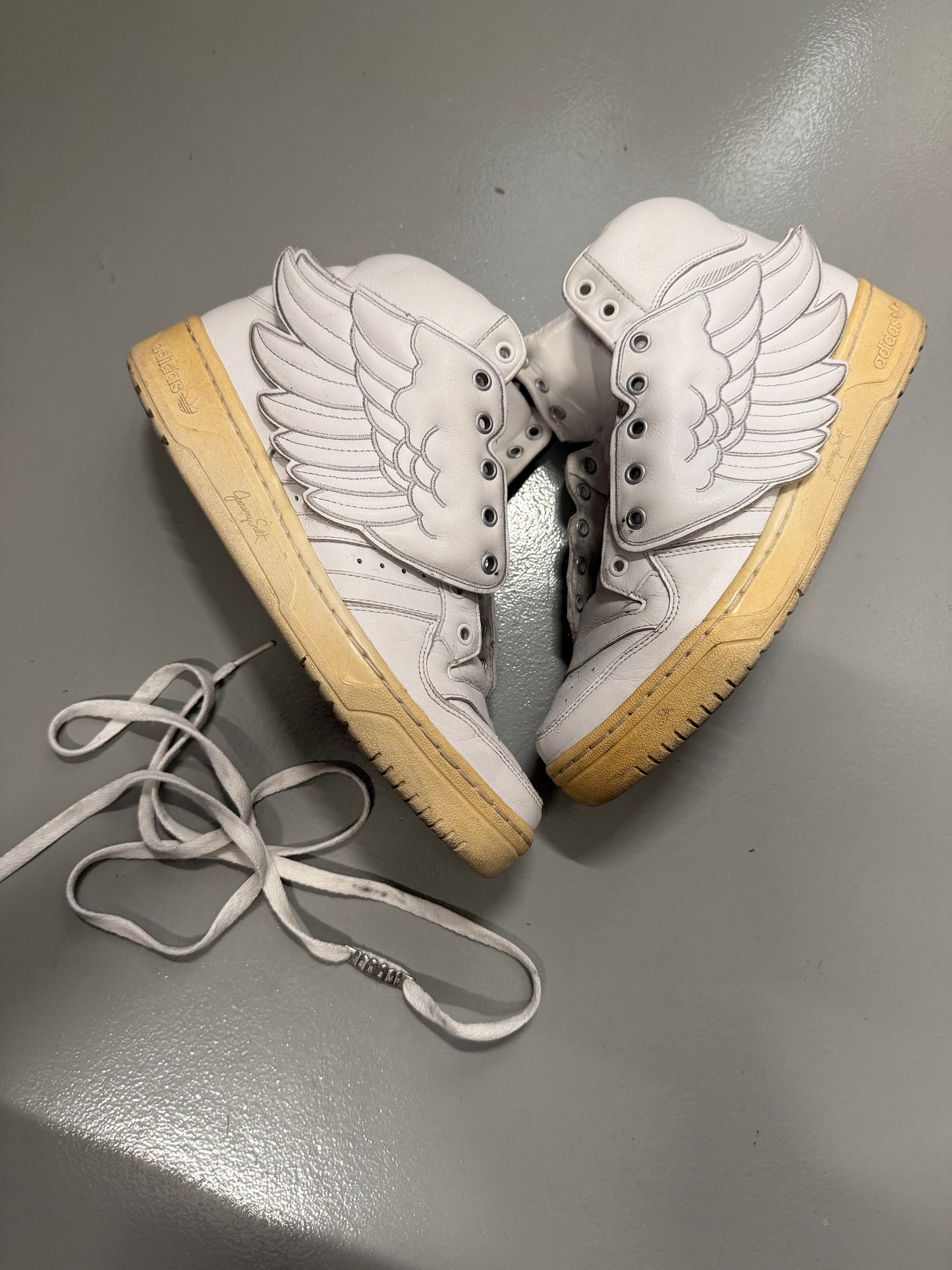 (sample) adidas Originals by Jeremy Scott S/S 2009 Winged Attitude (white/silver) - size 42 2/3