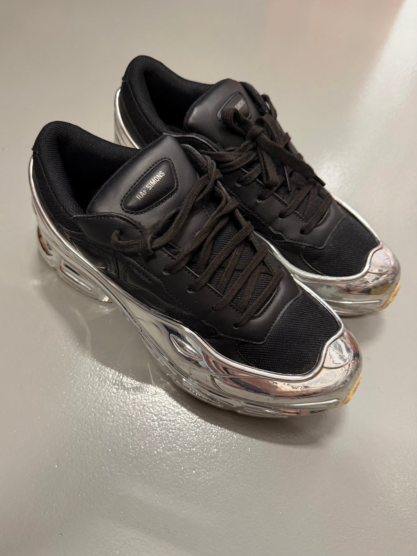 adidas X Raf Simons S/S 2019 RS Ozweego (black/chrome) - size 42 2/3