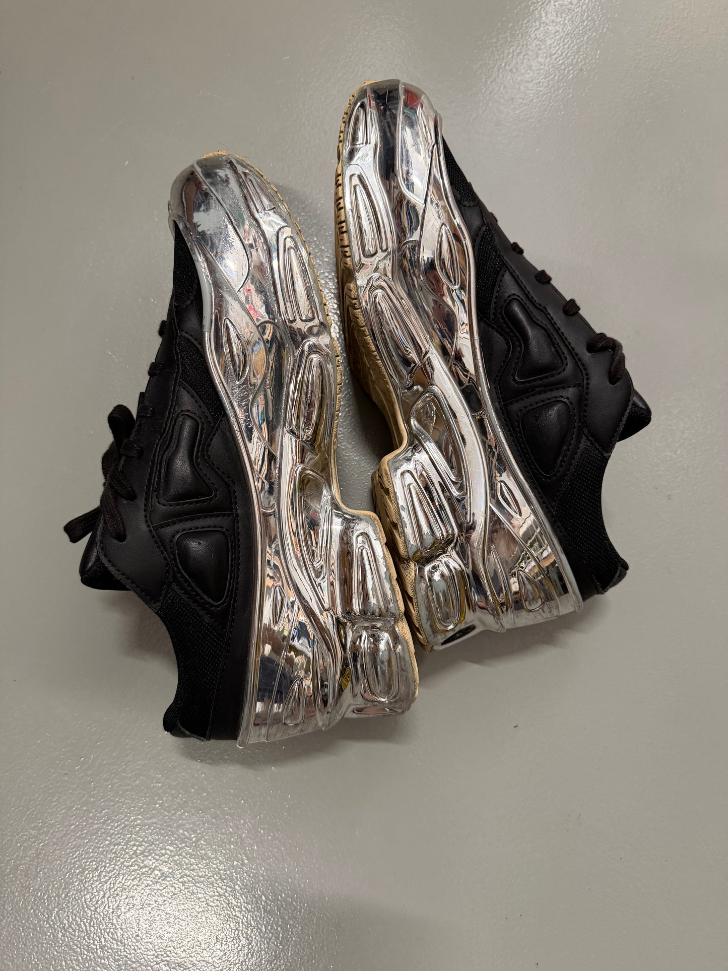 adidas X Raf Simons S/S 2019 RS Ozweego (black/chrome) - size 42 2/3