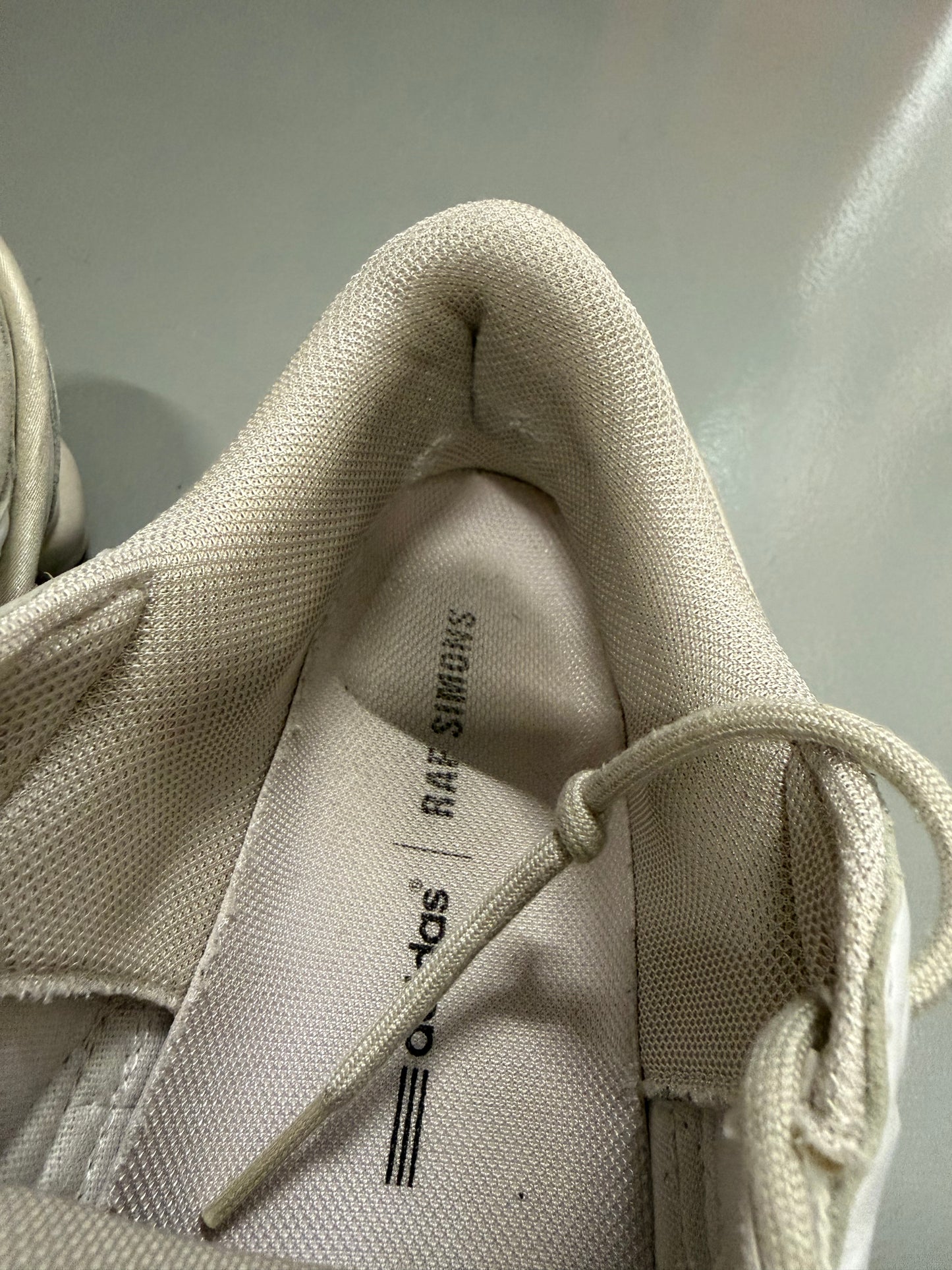 adidas X Raf Simons A/W 2017 Ozweego III (white/cream) - size 43 1/3