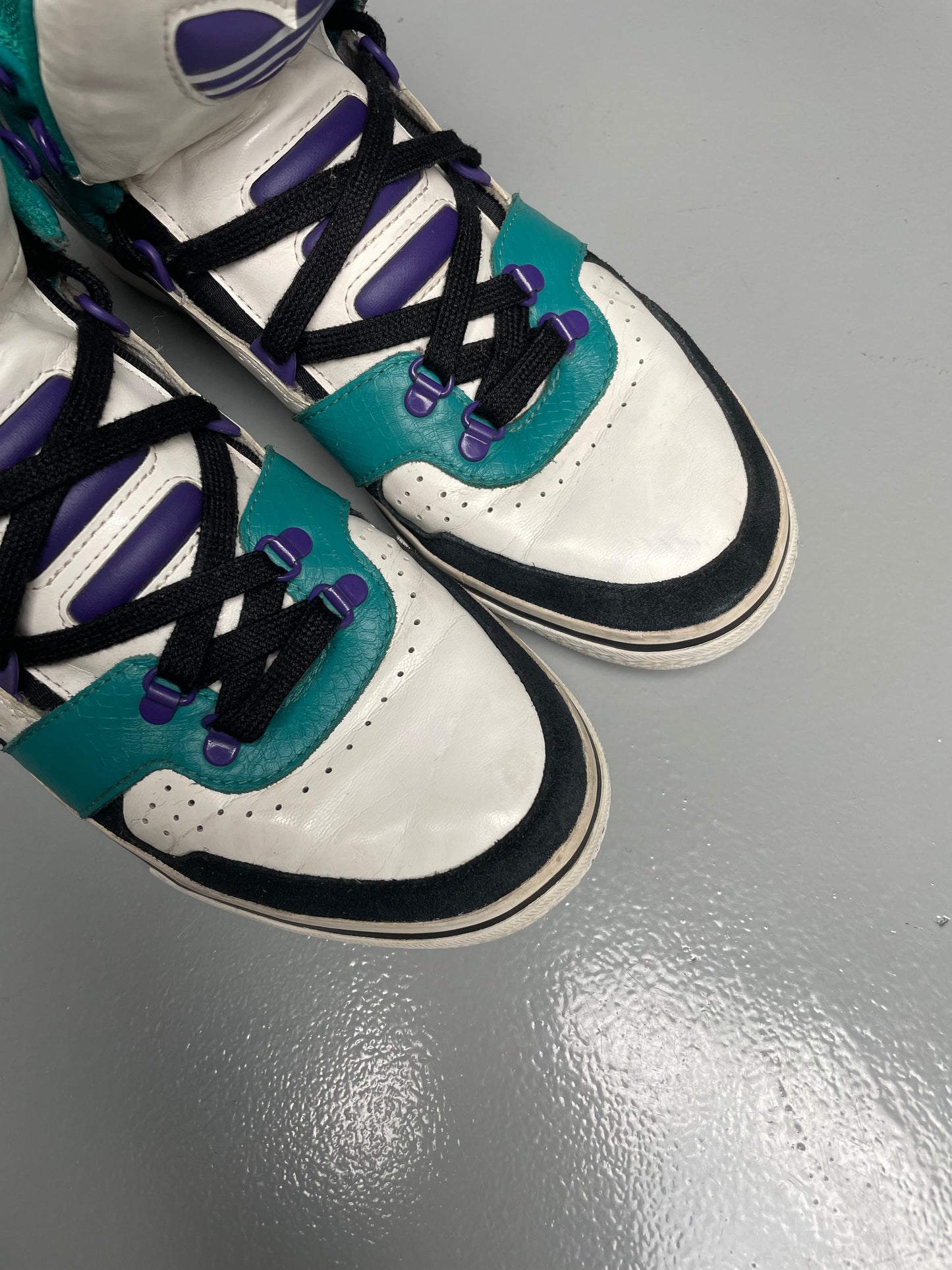 2010 adidas Originals Hardland - size 42