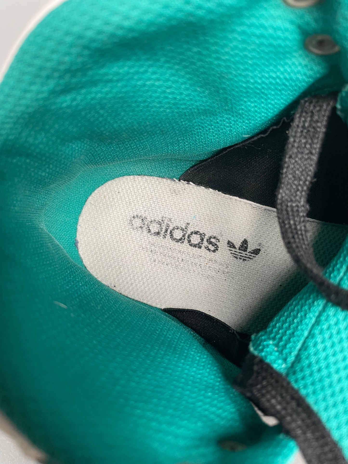 2010 adidas Originals Hardland - size 42