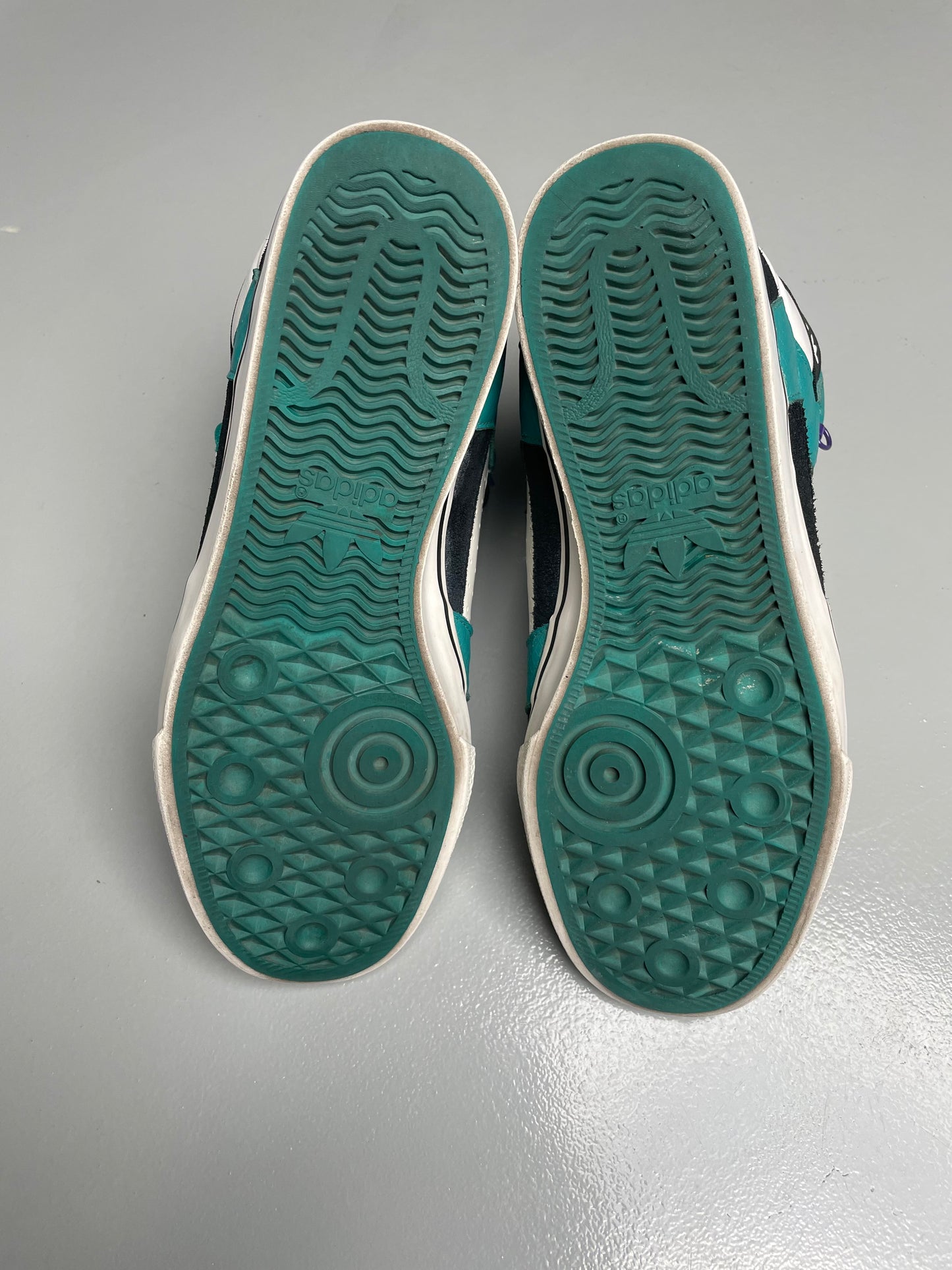 2010 adidas Originals Hardland - size 42