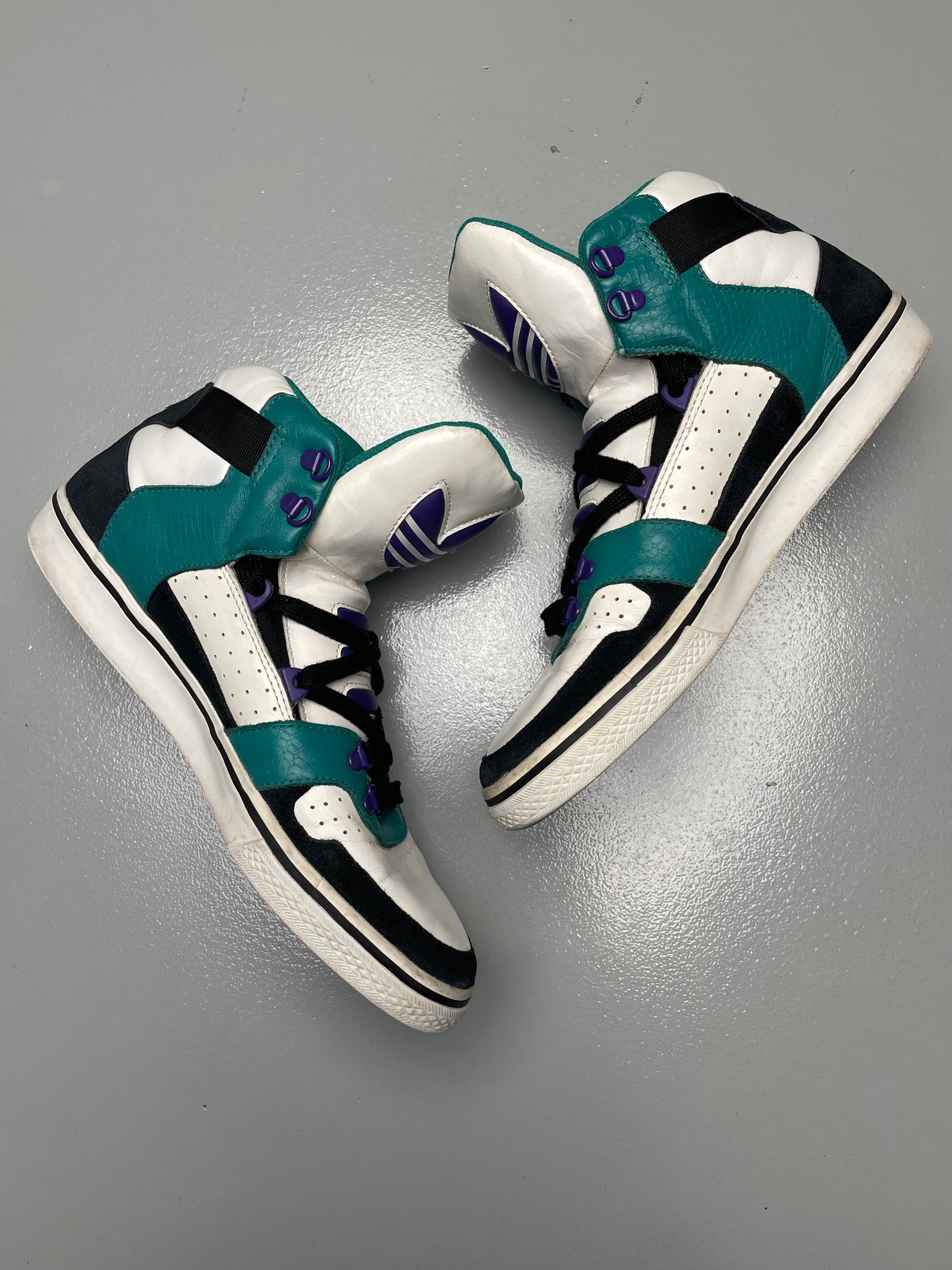 2010 adidas Originals Hardland - size 42