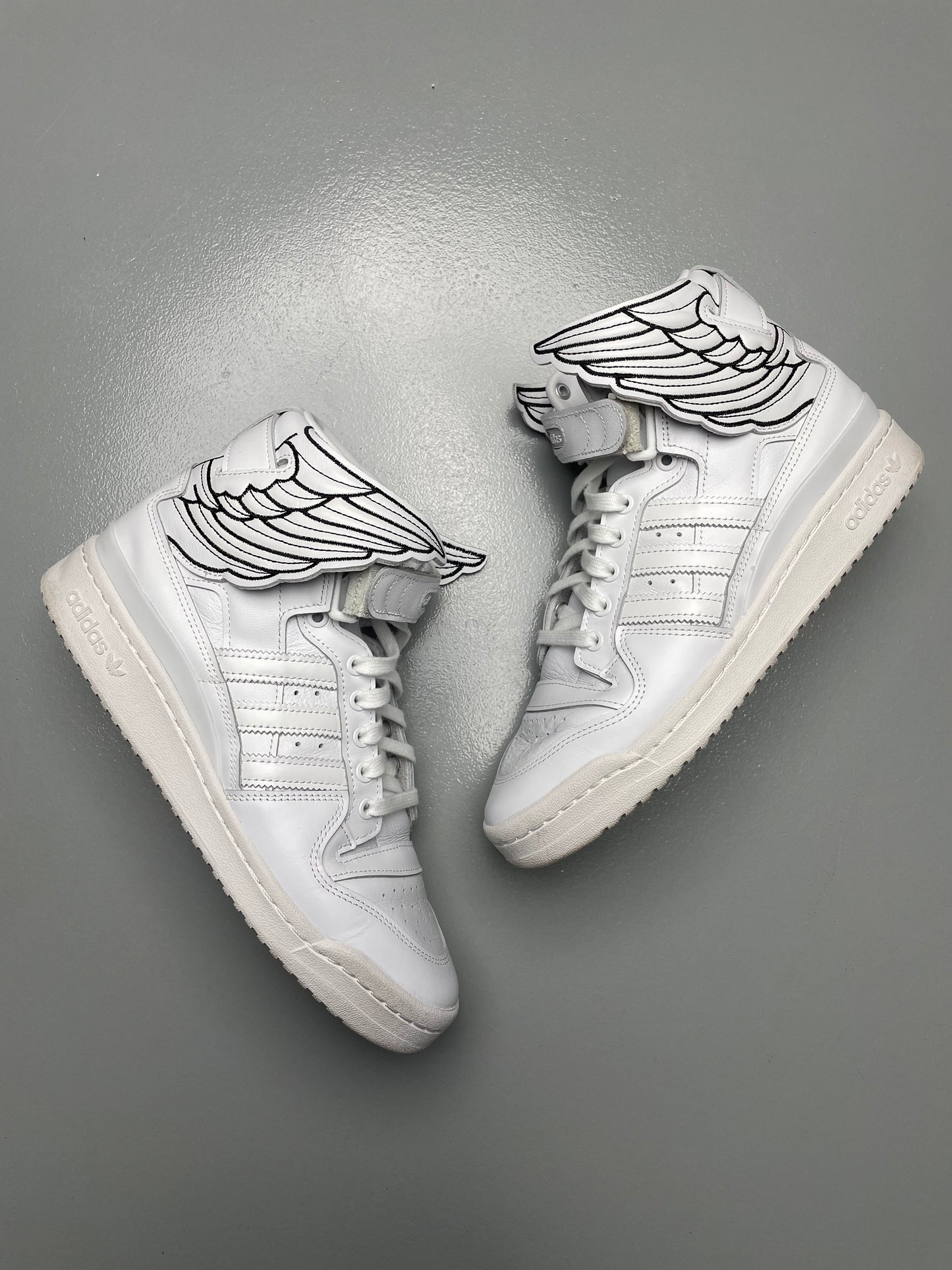adidas Originals by Jeremy Scott 2022 JS Wings 4.0 (white) - size 42 2/3