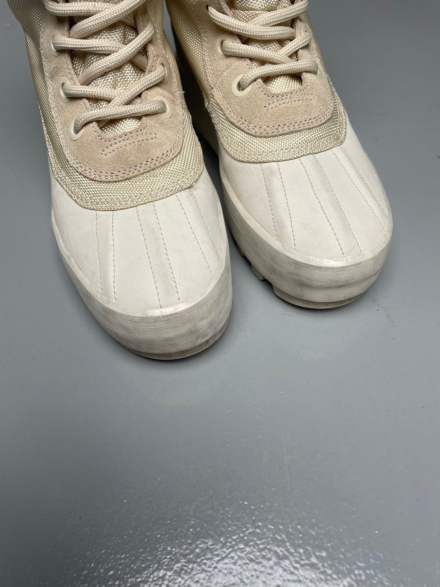 adidas Originals YEEZY Season 1 women's 950 boot (Turtle Dove) - size 39 1/3