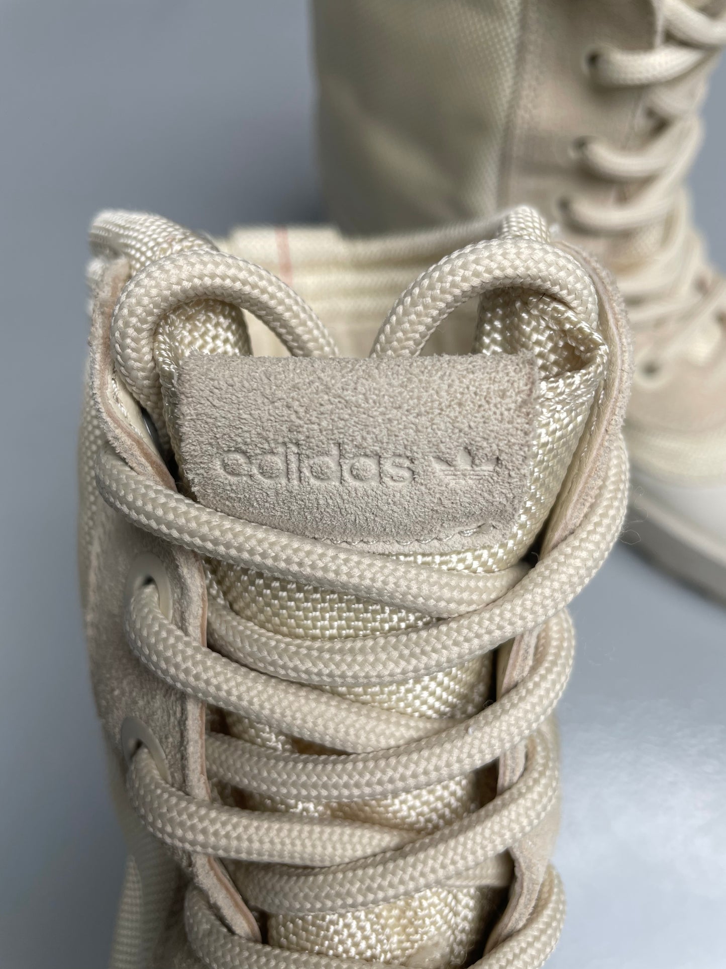 adidas Originals YEEZY Season 1 women's 950 boot (Turtle Dove) - size 39 1/3
