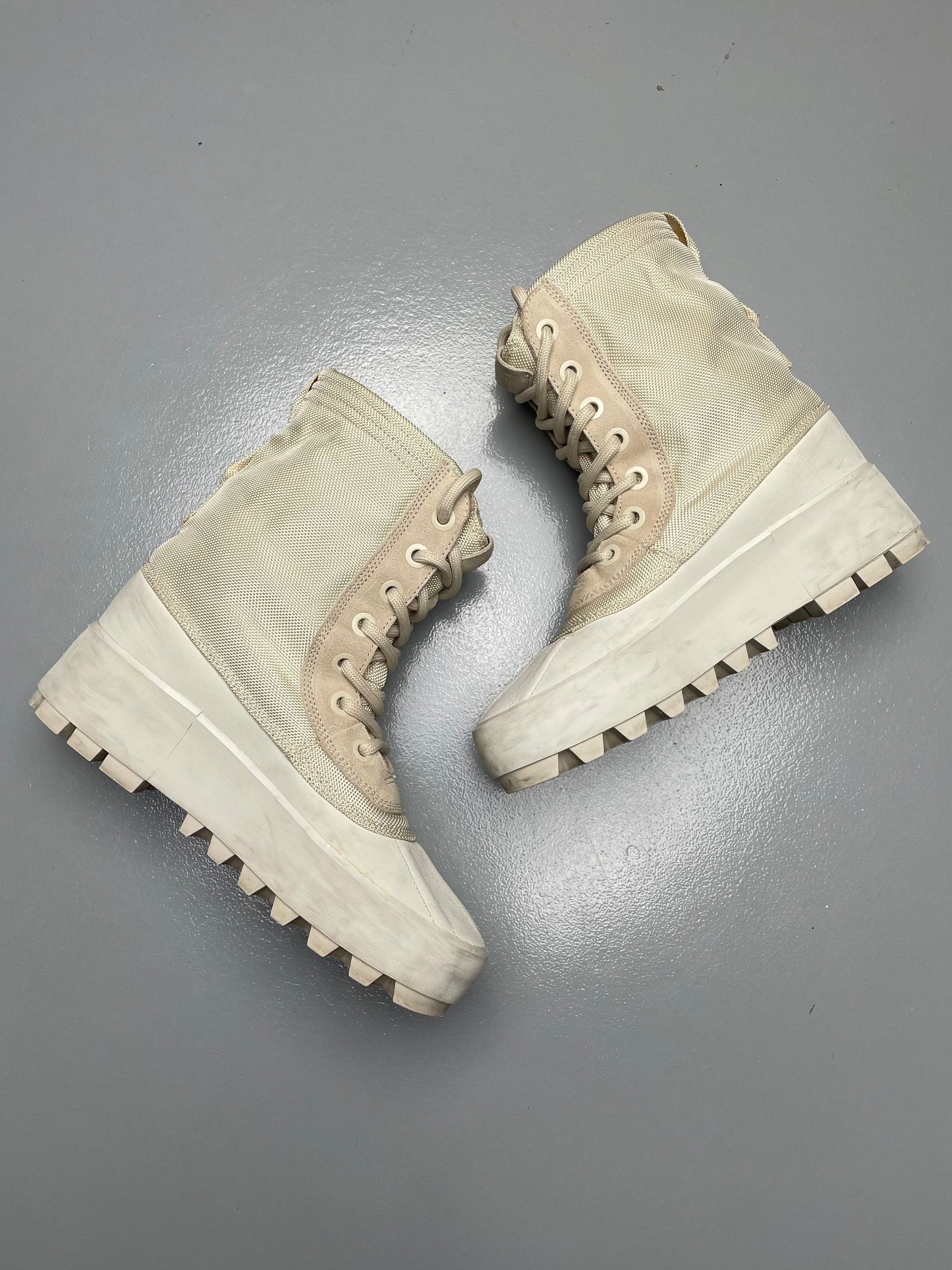 adidas Originals YEEZY Season 1 women's 950 boot (Turtle Dove) - size 39 1/3