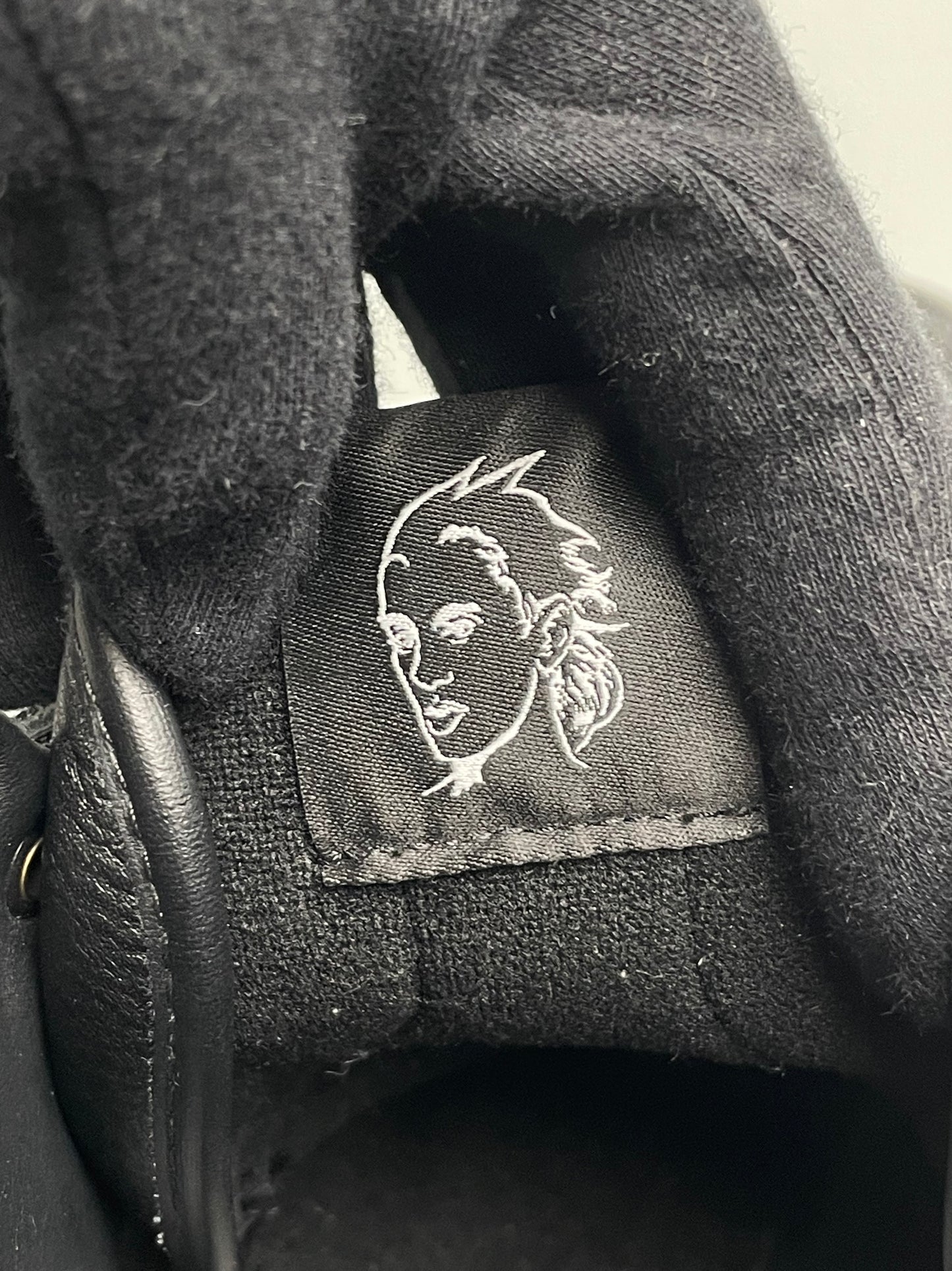 adidas Originals X Jeremy Scott 2022 JS Wings 4.0 (black) - size 47 1/3