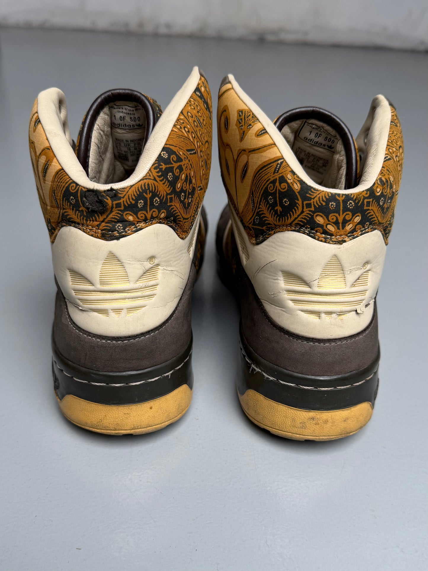 2006 adidas Originals Materials of The World Attitude Hi "Indonesia" - size 44 2/3