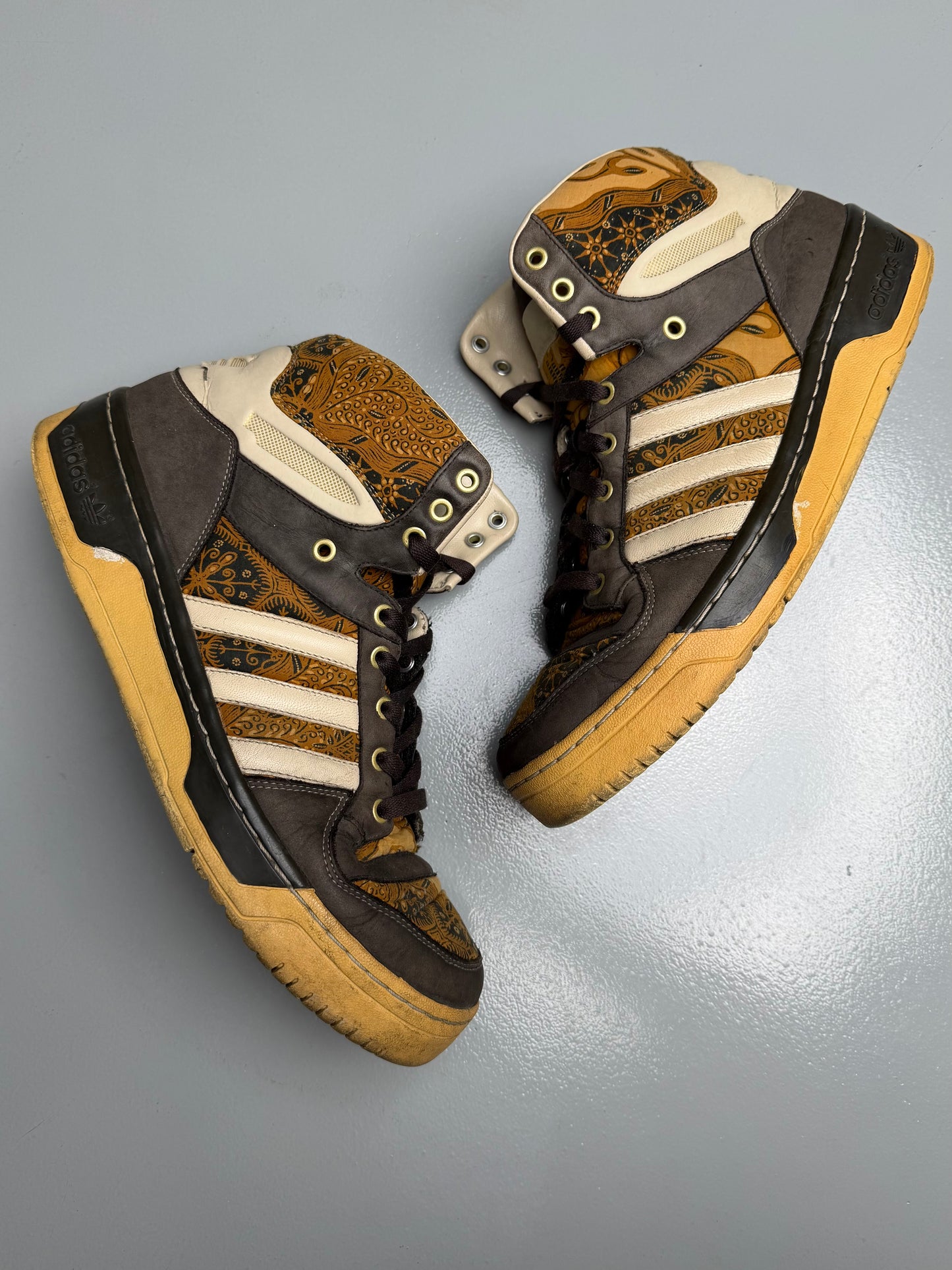 2006 adidas Originals Materials of The World Attitude Hi "Indonesia" - size 44 2/3