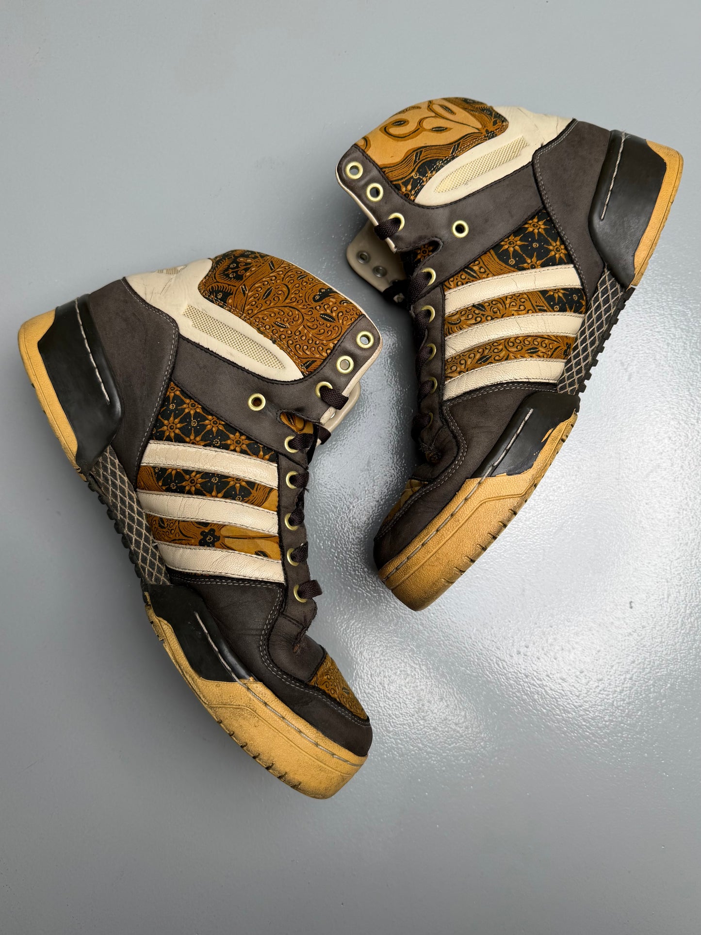 2006 adidas Originals Materials of The World Attitude Hi "Indonesia" - size 44 2/3