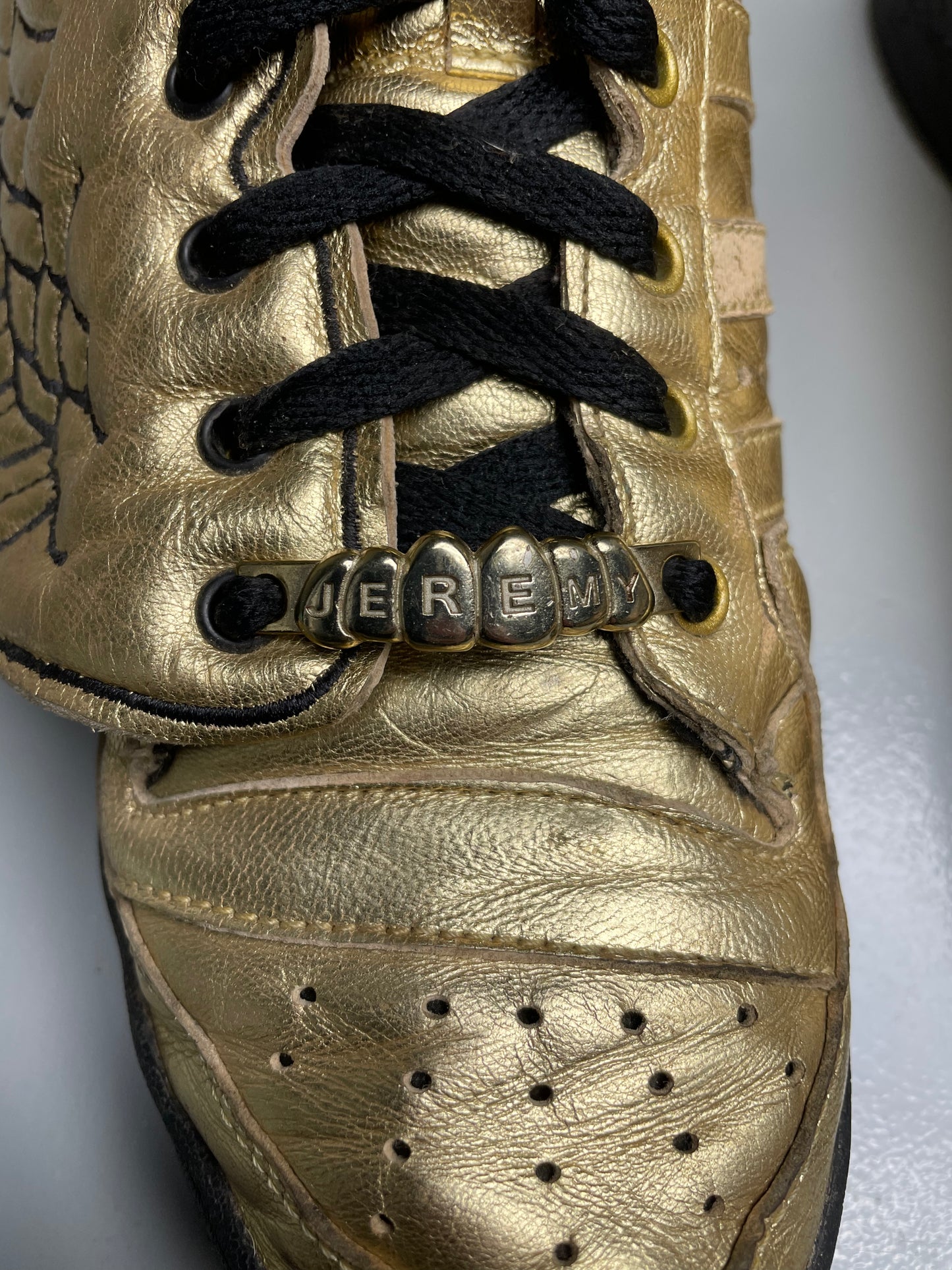 adidas Originals by Jeremy Scott S/S 2009 JS Wings (Metallic Gold/Black) - size 44