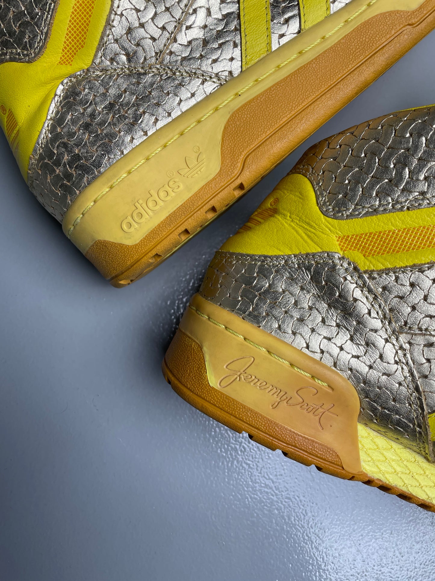 adidas Originals by Jeremy Scott S/S 2010 JS Logo (Metallic Gold/Lemon Peel/High Yellow) - size 42