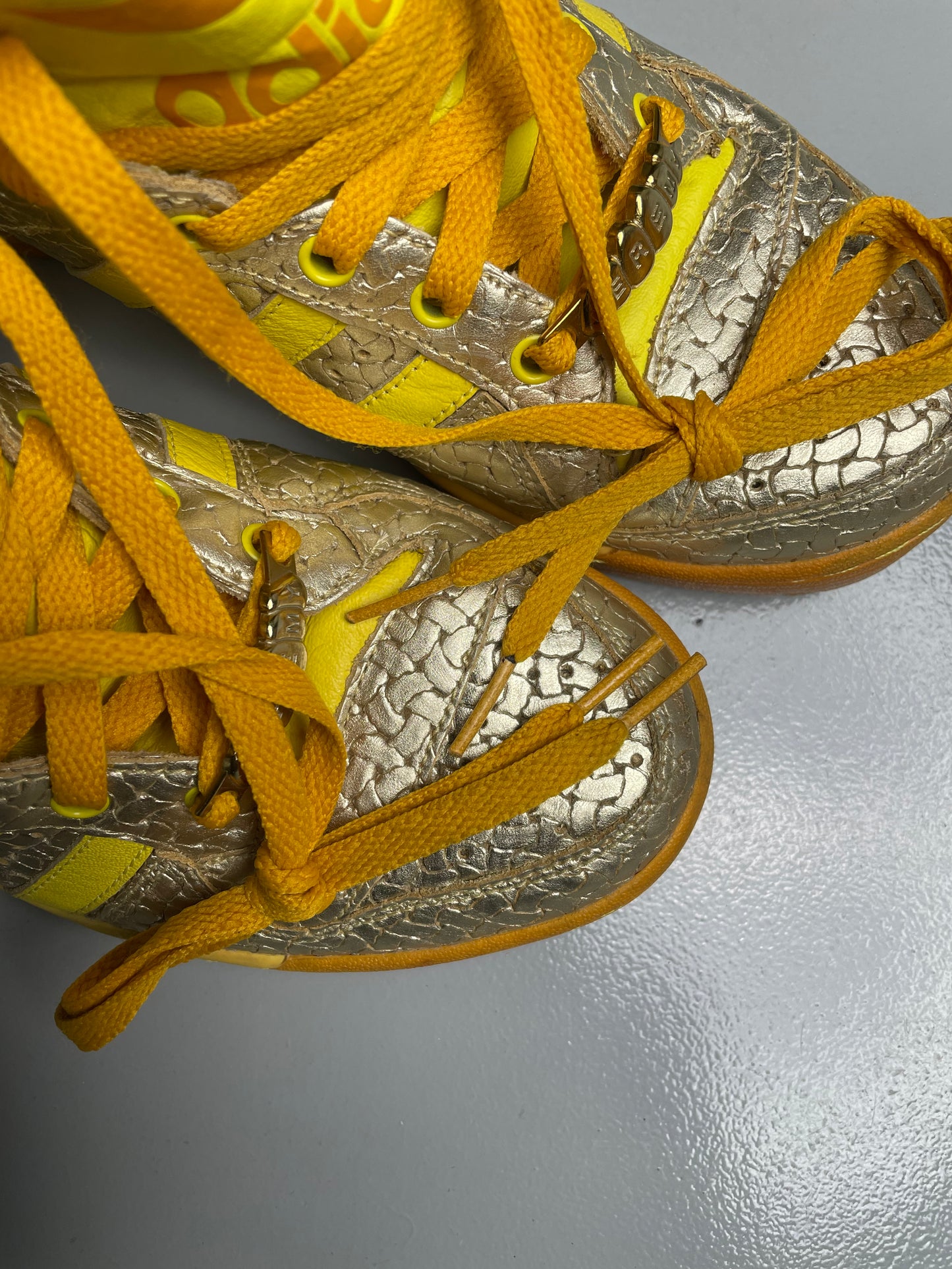 adidas Originals by Jeremy Scott S/S 2010 JS Logo (Metallic Gold/Lemon Peel/High Yellow) - size 42
